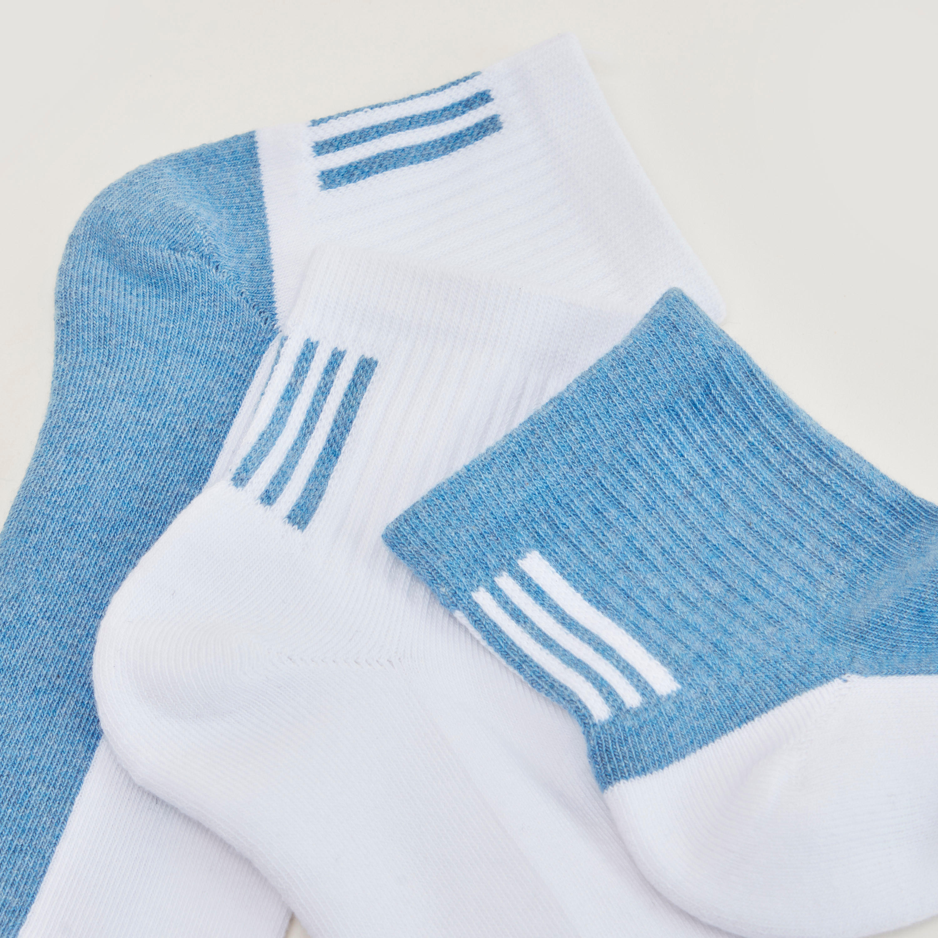 جوارب مخطّطة بطول الكاحل - طقم من 3 أزواج-men-socks-image-1