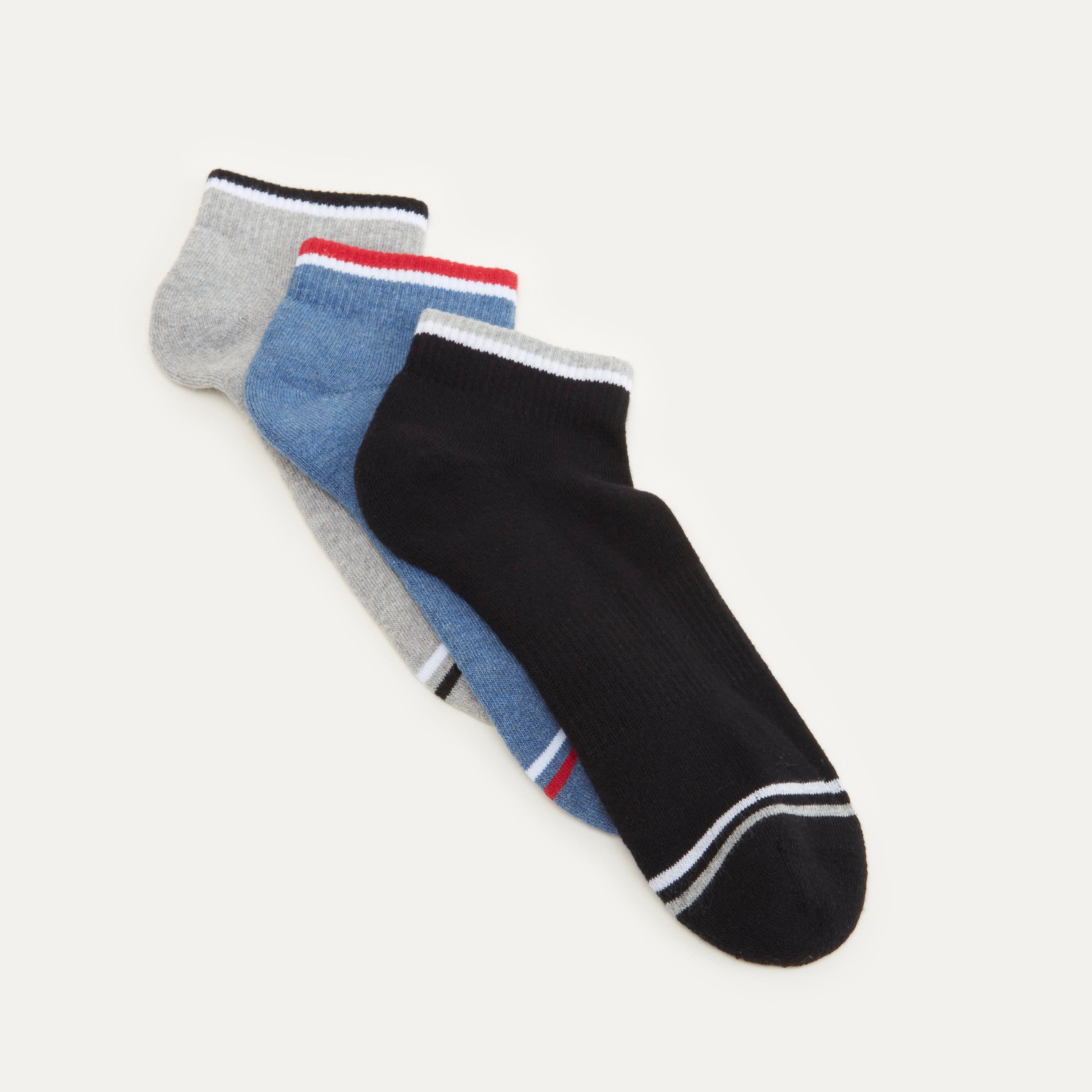 جوارب سادة بطول الكاحل - طقم من 3 أزواج-men-socks-image-3