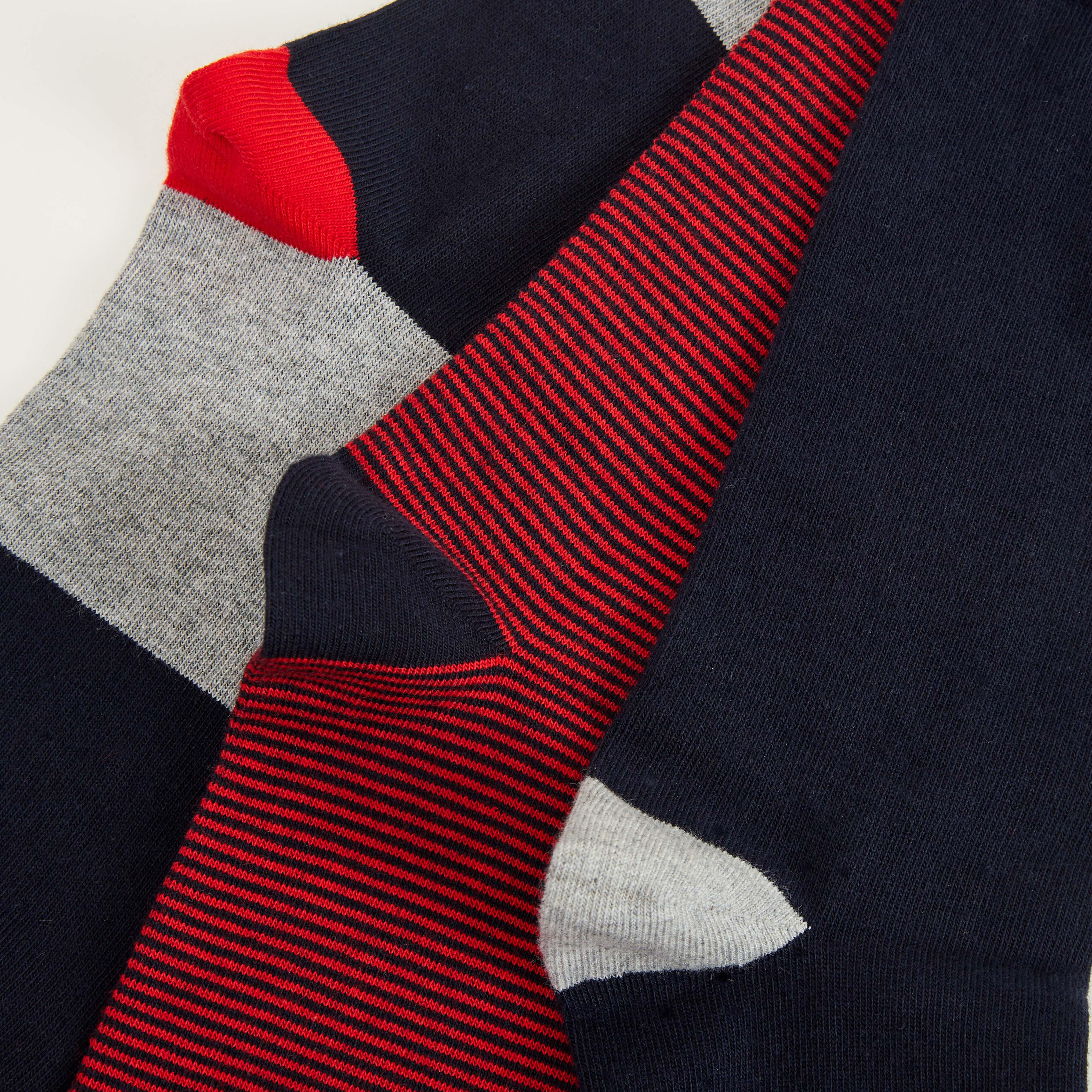 جوارب متنوّعة بطول ربلة السّاق - طقم من 3 أزواج-men-socks-image-4