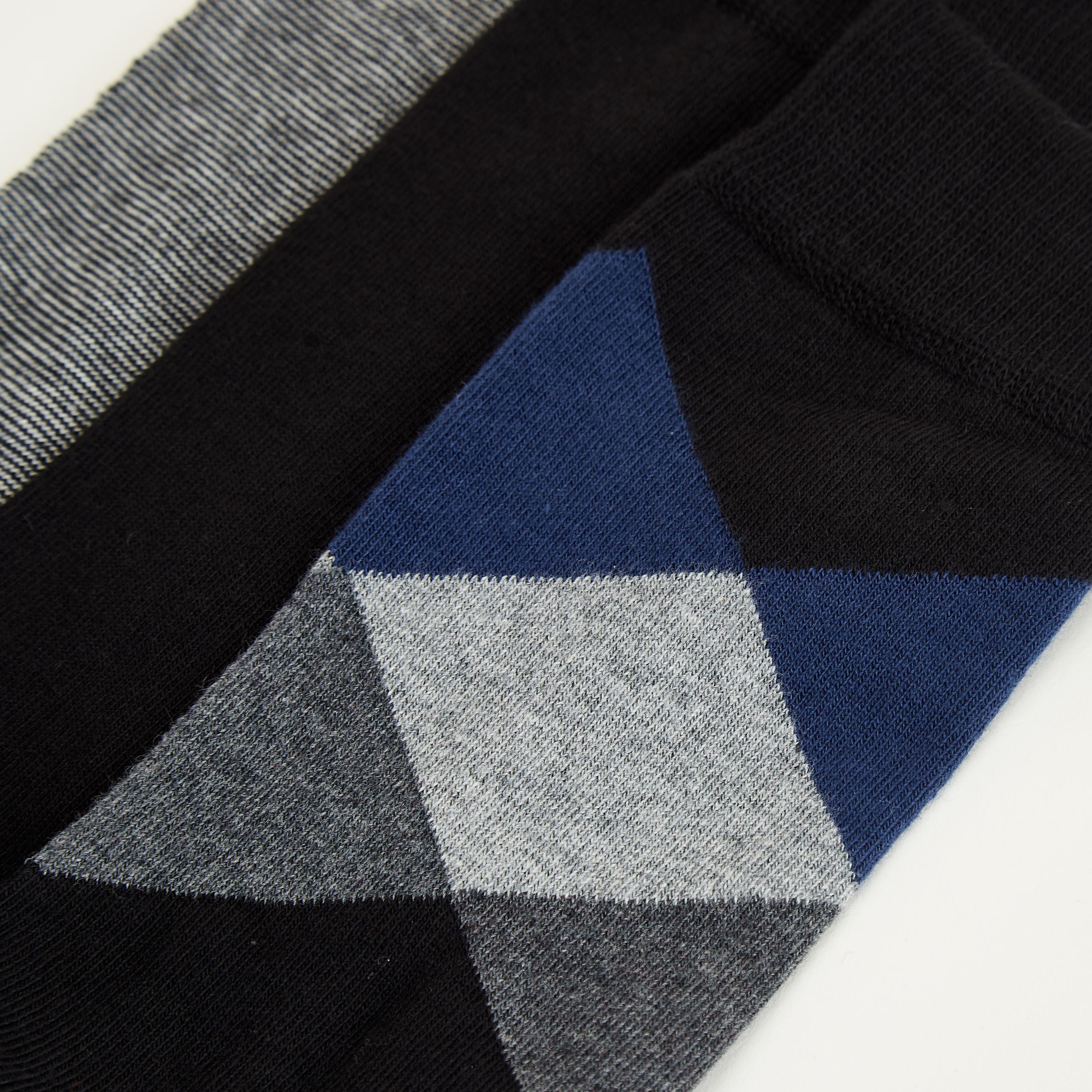 جوارب متنوّعة بطول ربلة السّاق - طقم من 3 أزواج-men-socks-image-3