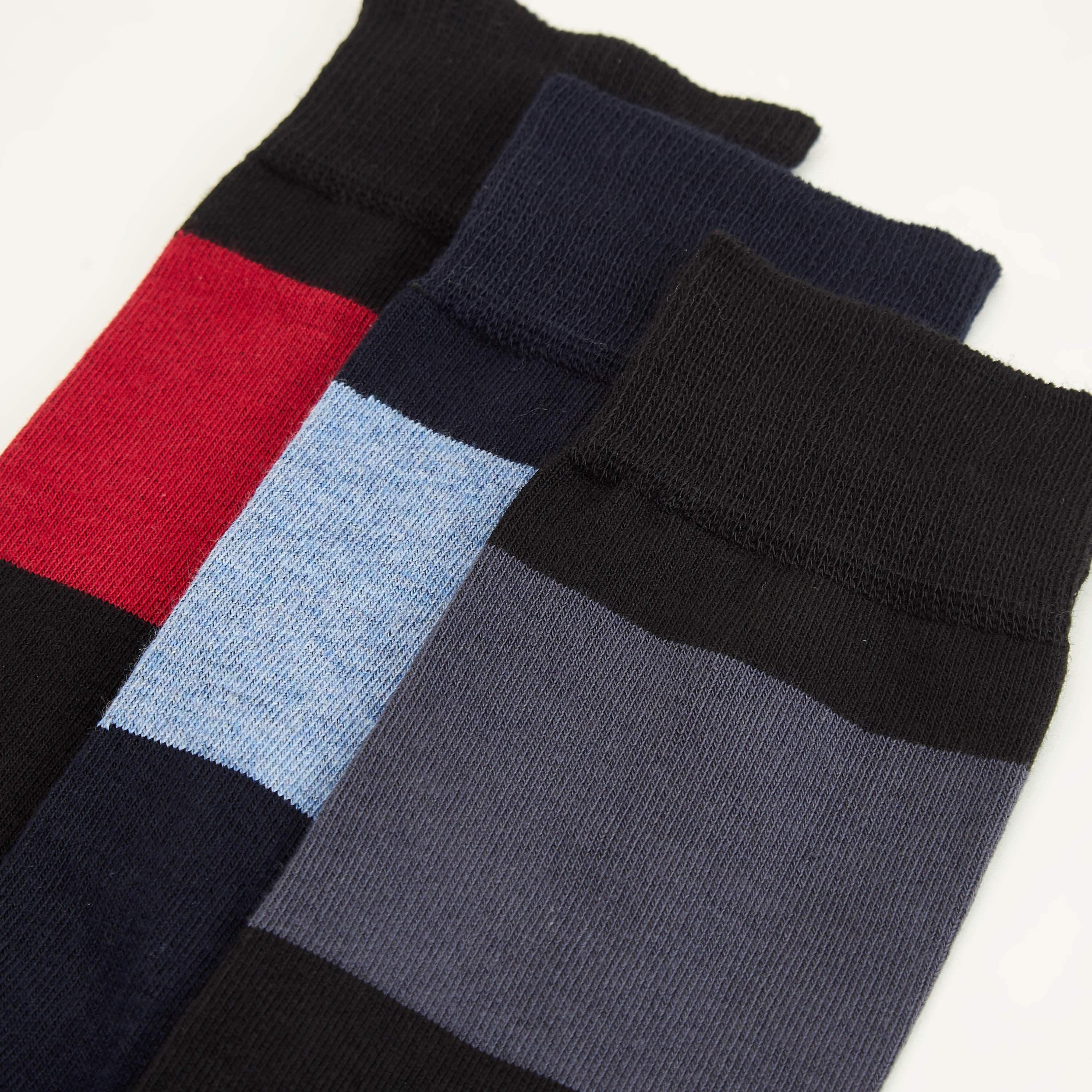 جوارب مخطّطة بطول ربلة السّاق - طقم من 3 أزواج-men-socks-image-3
