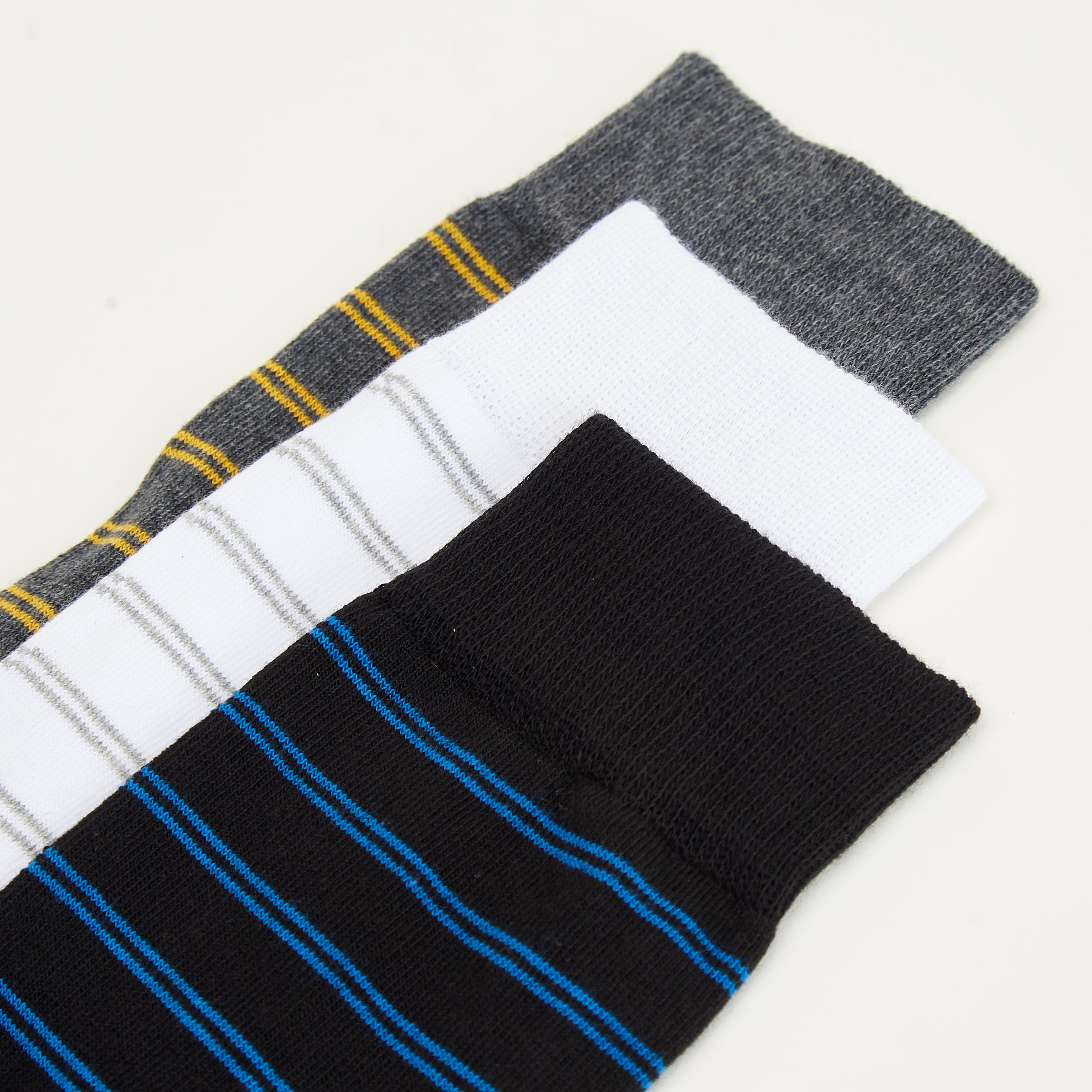 جوارب مخطّطة بطول ربلة السّاق - طقم من 3 أزواج-men-socks-image-3