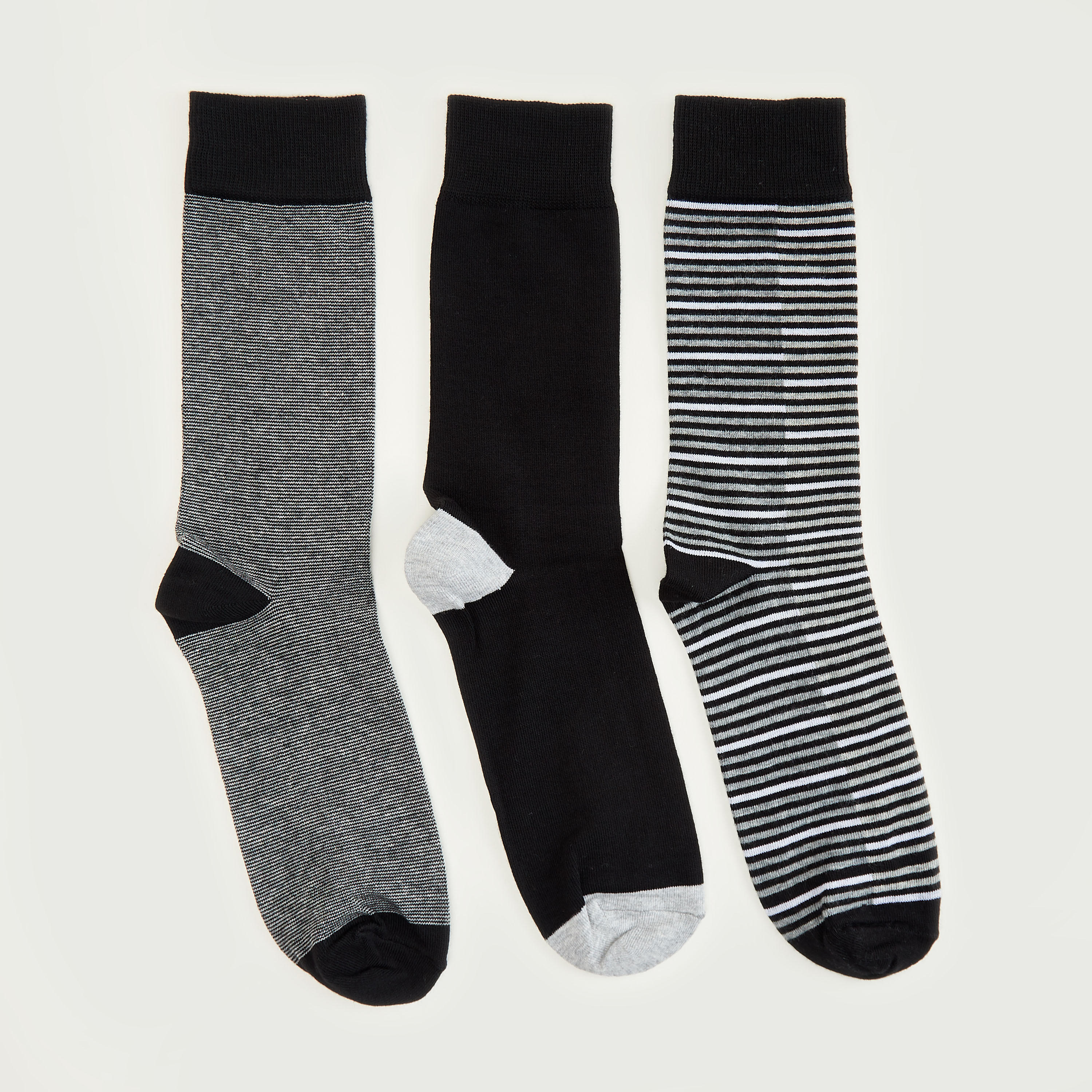 جوارب متنوّعة بحواف مضلّعة - طقم من 3 أزواج-men-socks-image-1