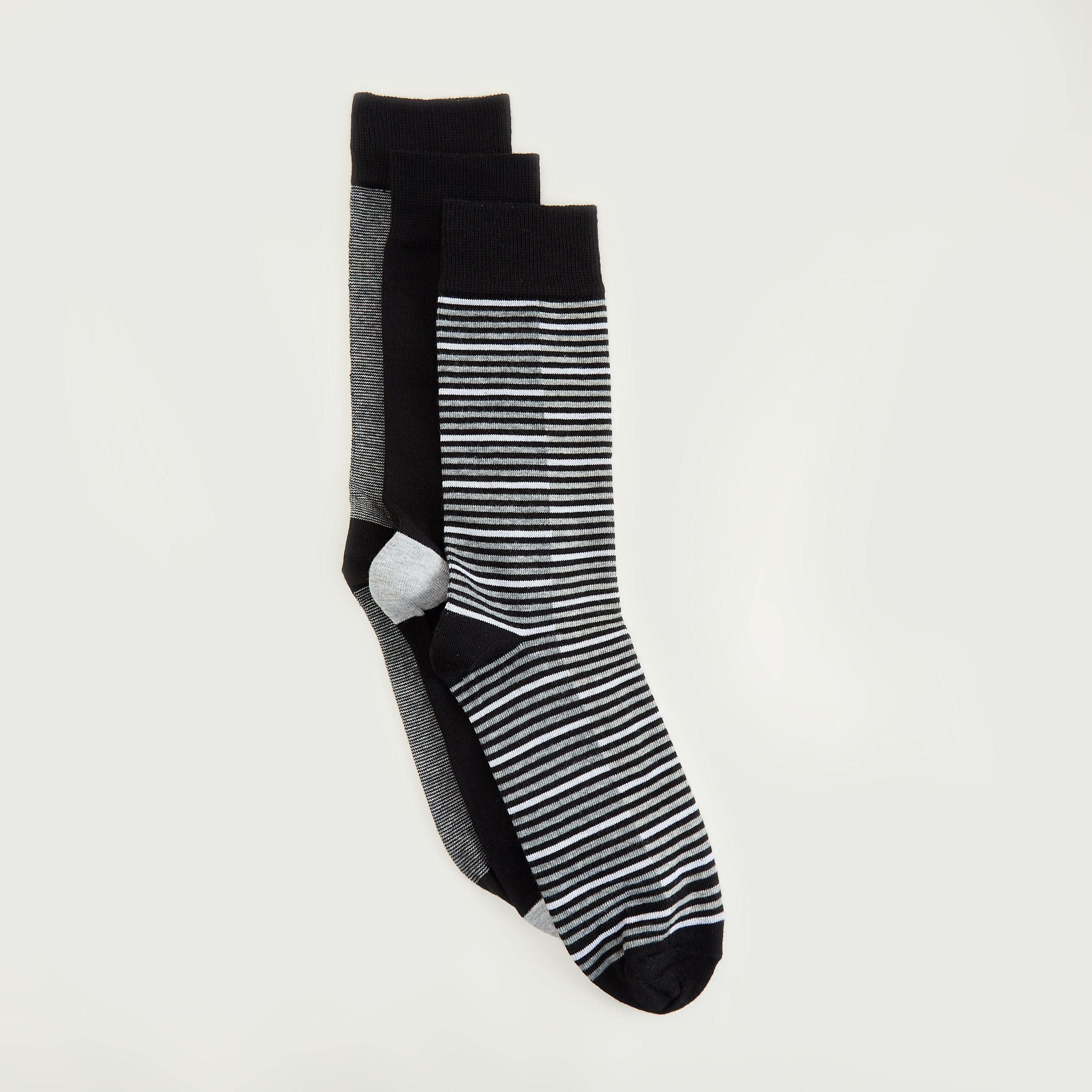 جوارب متنوّعة بحواف مضلّعة - طقم من 3 أزواج-men-socks-image-2