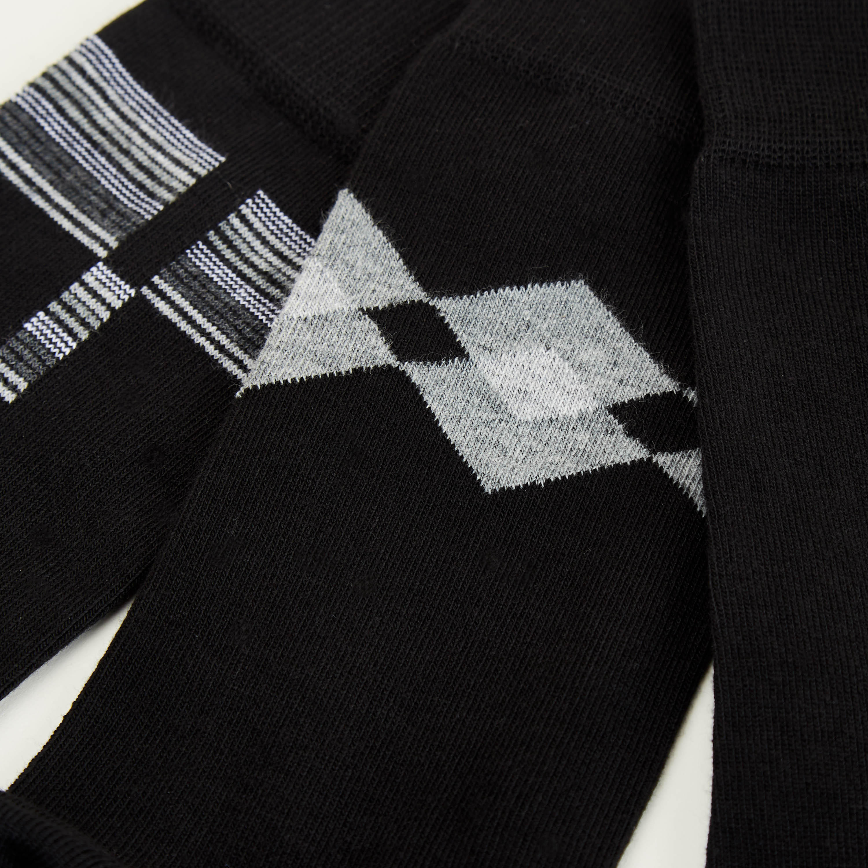 جوارب متنوّعة بحواف مضلّعة - طقم من 3 أزواج-men-socks-image-4