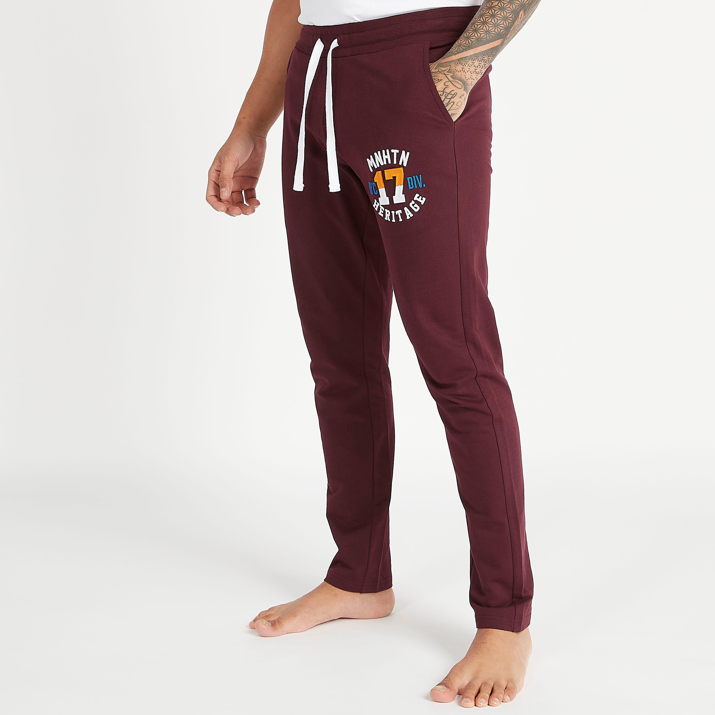 بيجاما مستدامة مطرّزة برباط إغلاق وجيوب-men-clothing-nightwear-pyjamaandshorts-image-6
