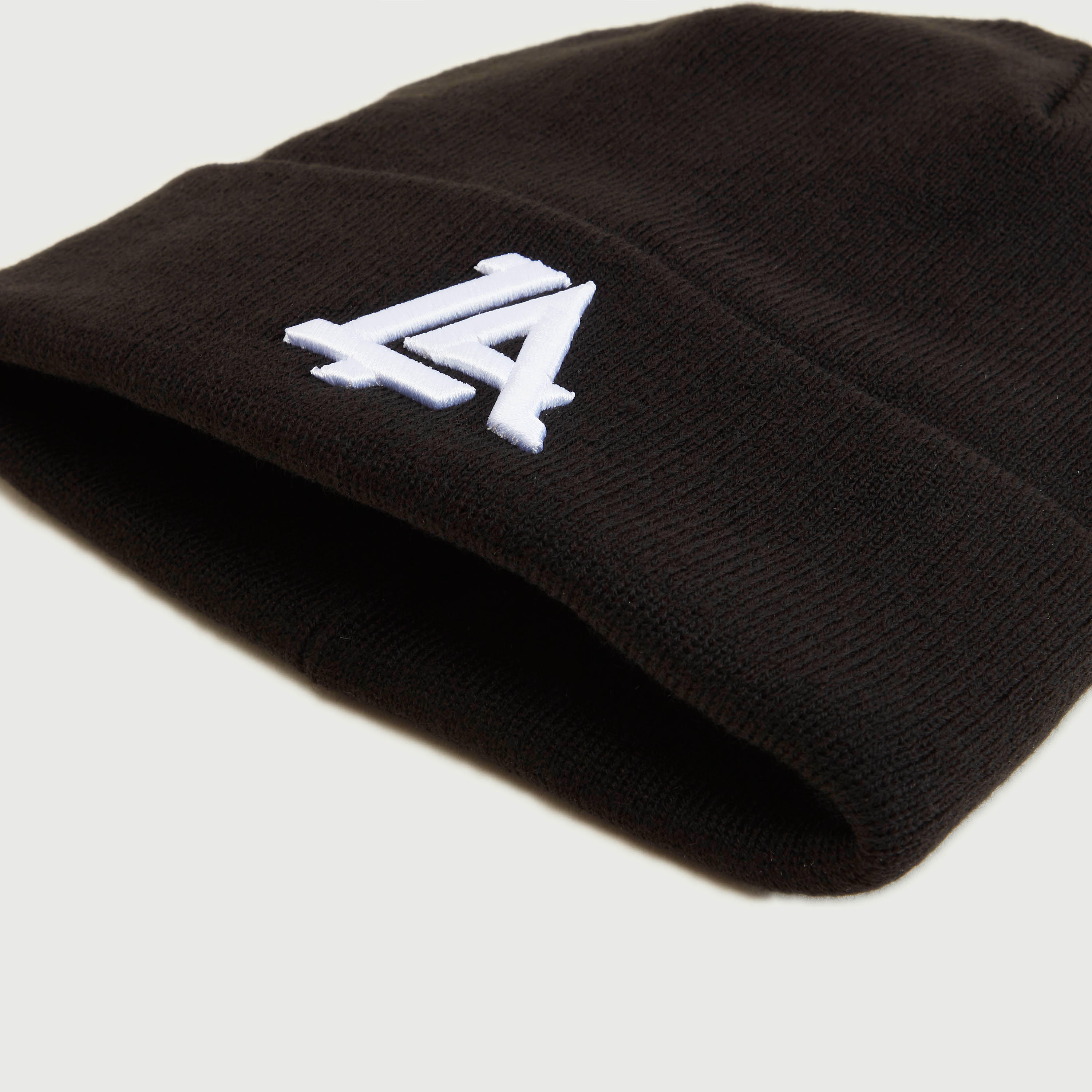 قبعة بيني مطرّزة مطرزة بأطراف مطّاطيّة-men-caps-image-3