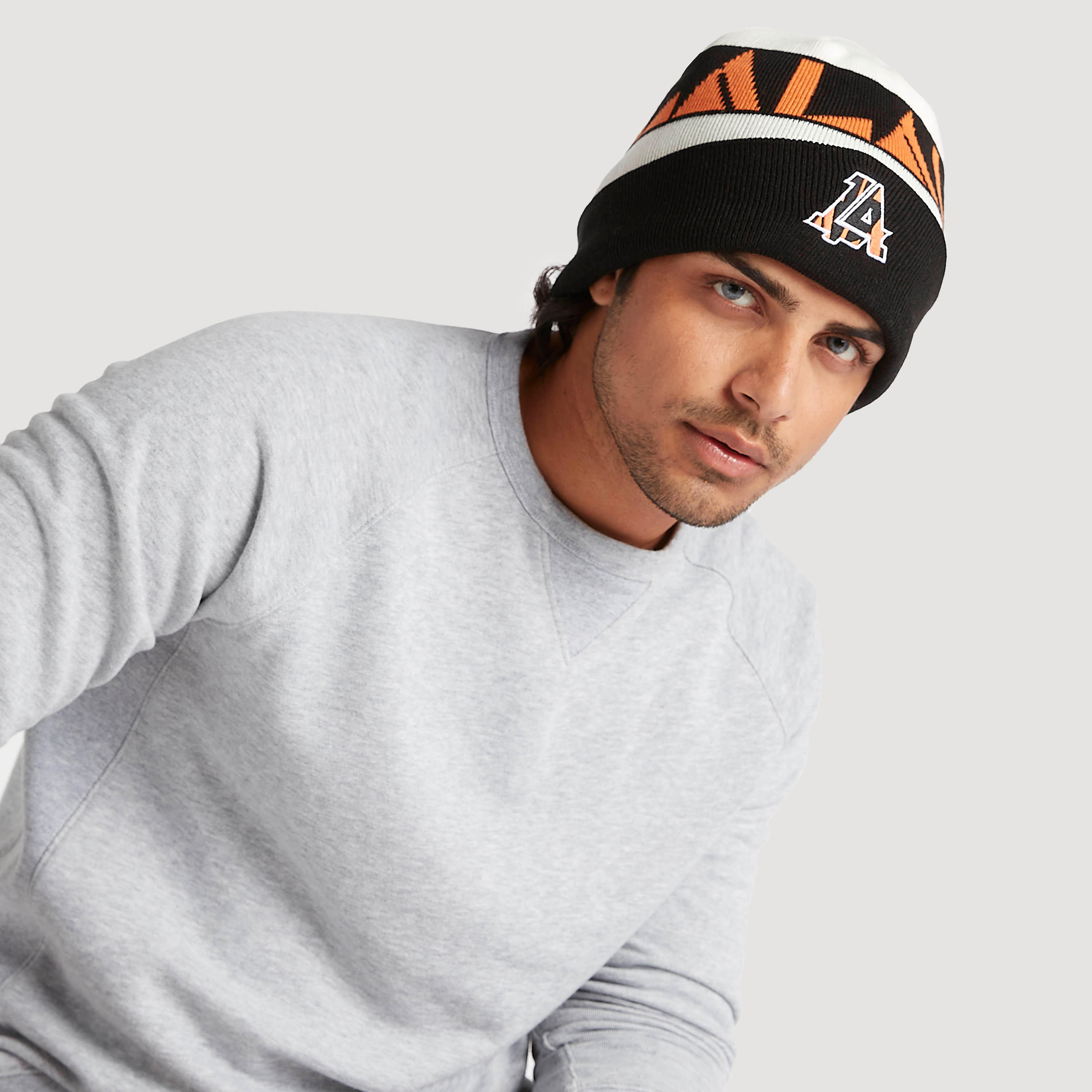 قبّعة بيني بارزة الملمس بأطراف مطّاطيّة-men-caps-image-4