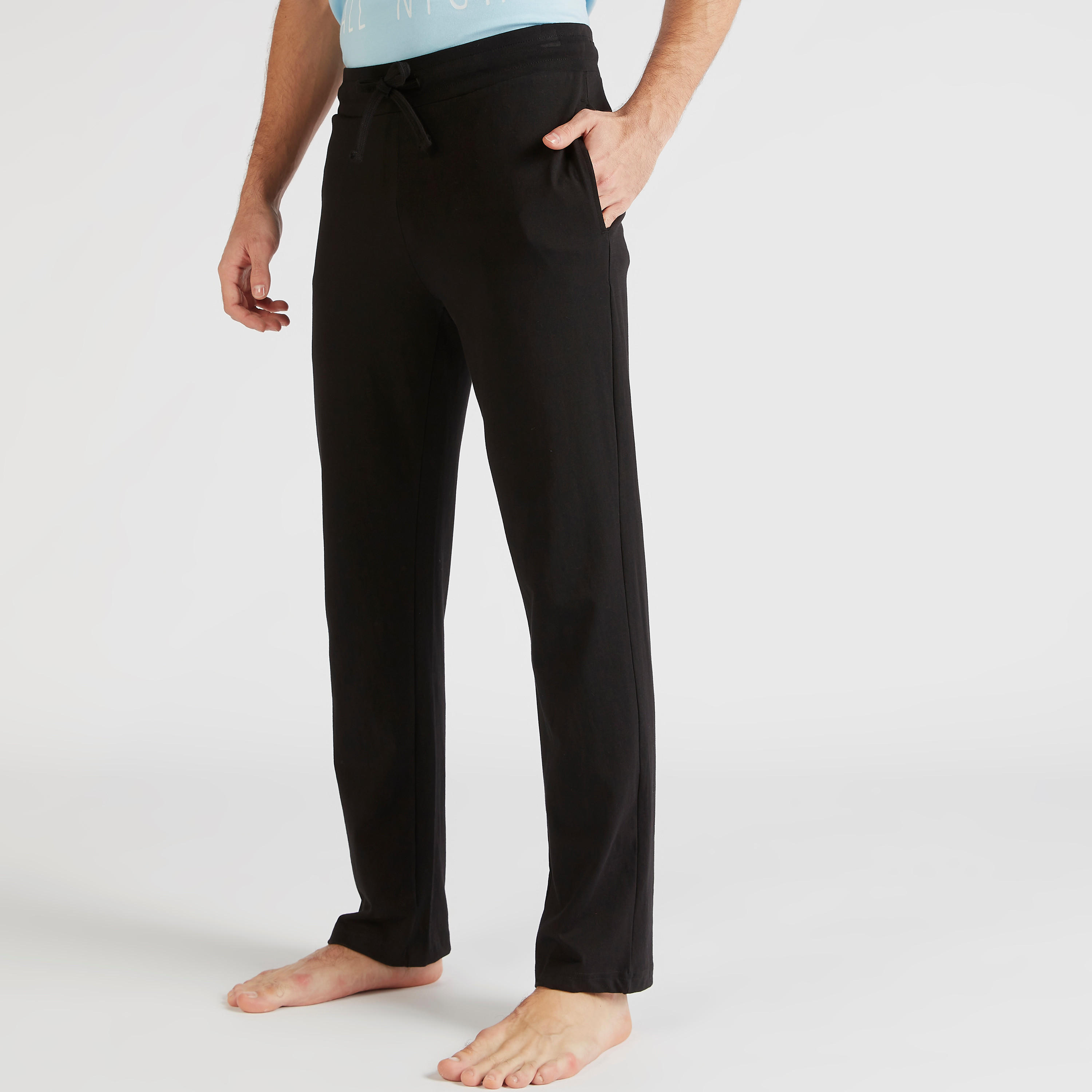 طقم بنطلون بيجاما وتيشيرت بياقة ضيّقة وطبعات-men-clothing-nightwear-sets-image-4