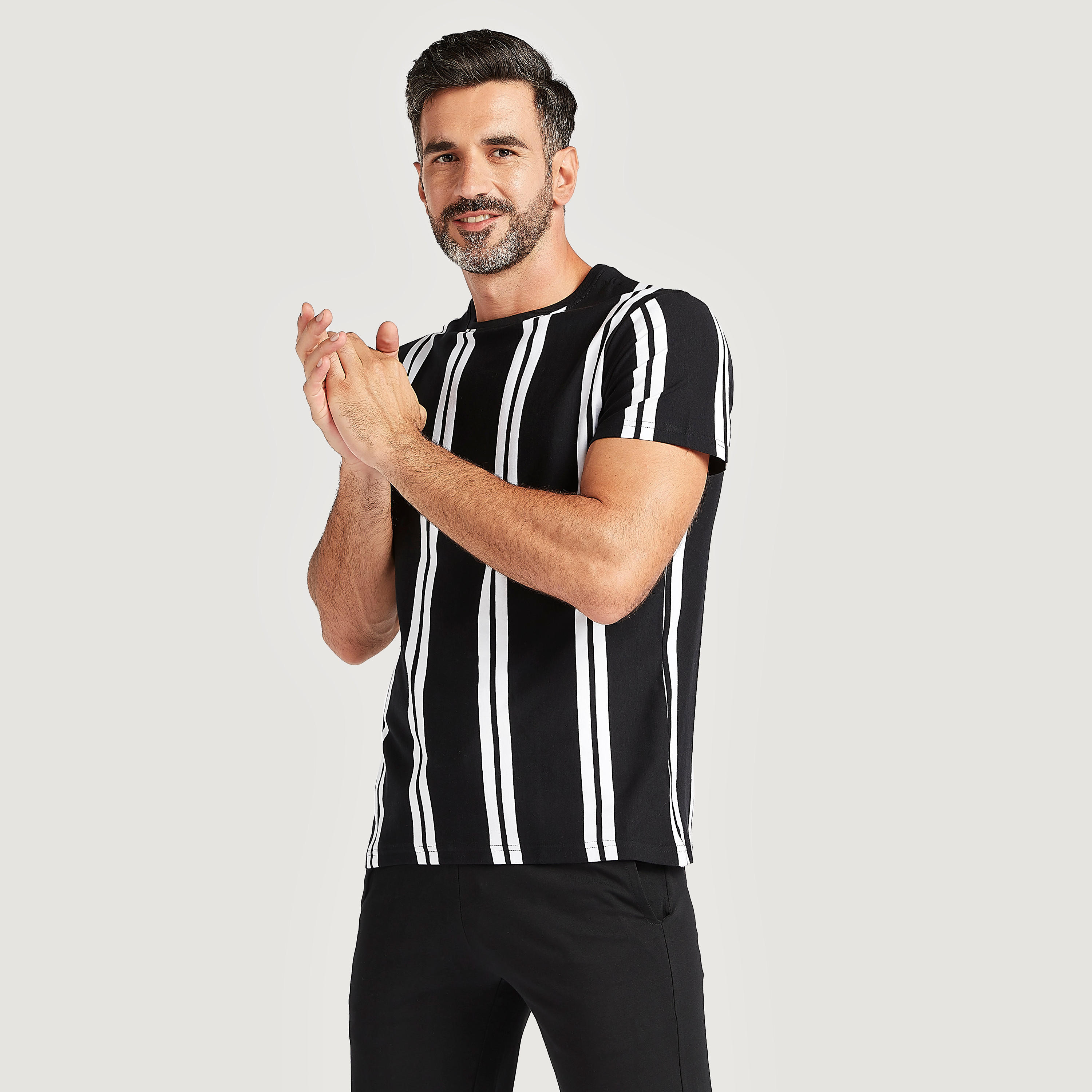 طقم بنطلون بيجاما سادة وتيشيرت مخطط بأكمام قصيرة-men-clothing-nightwear-sets-image-4