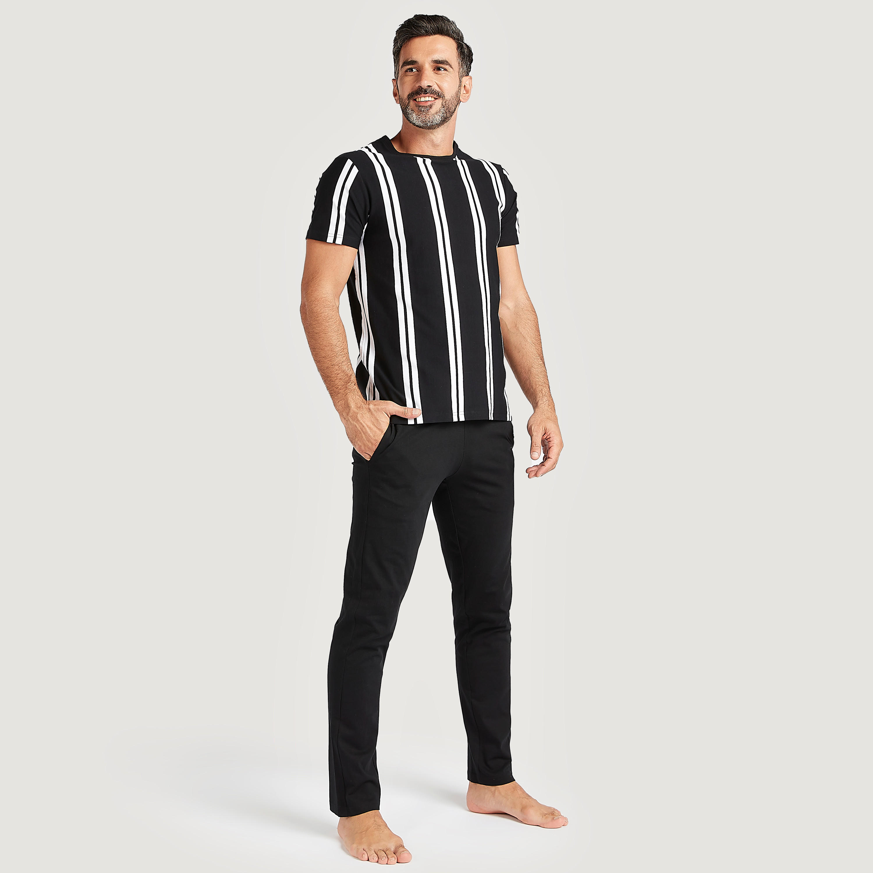 طقم بنطلون بيجاما سادة وتيشيرت مخطط بأكمام قصيرة-men-clothing-nightwear-sets-image-5