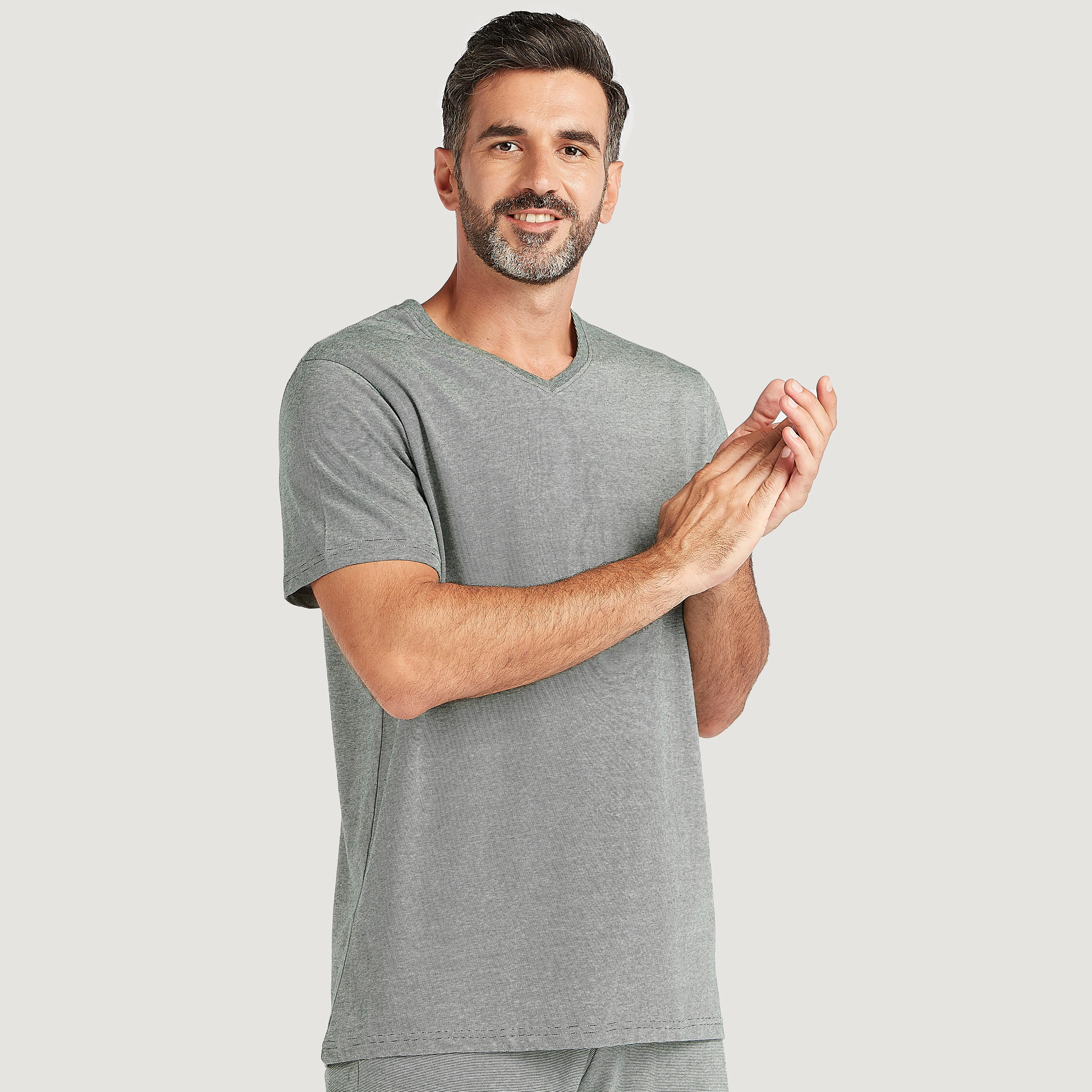 طقم شورت برباط إغلاق وتيشيرت سادة بياقة V-men-clothing-nightwear-sets-image-3