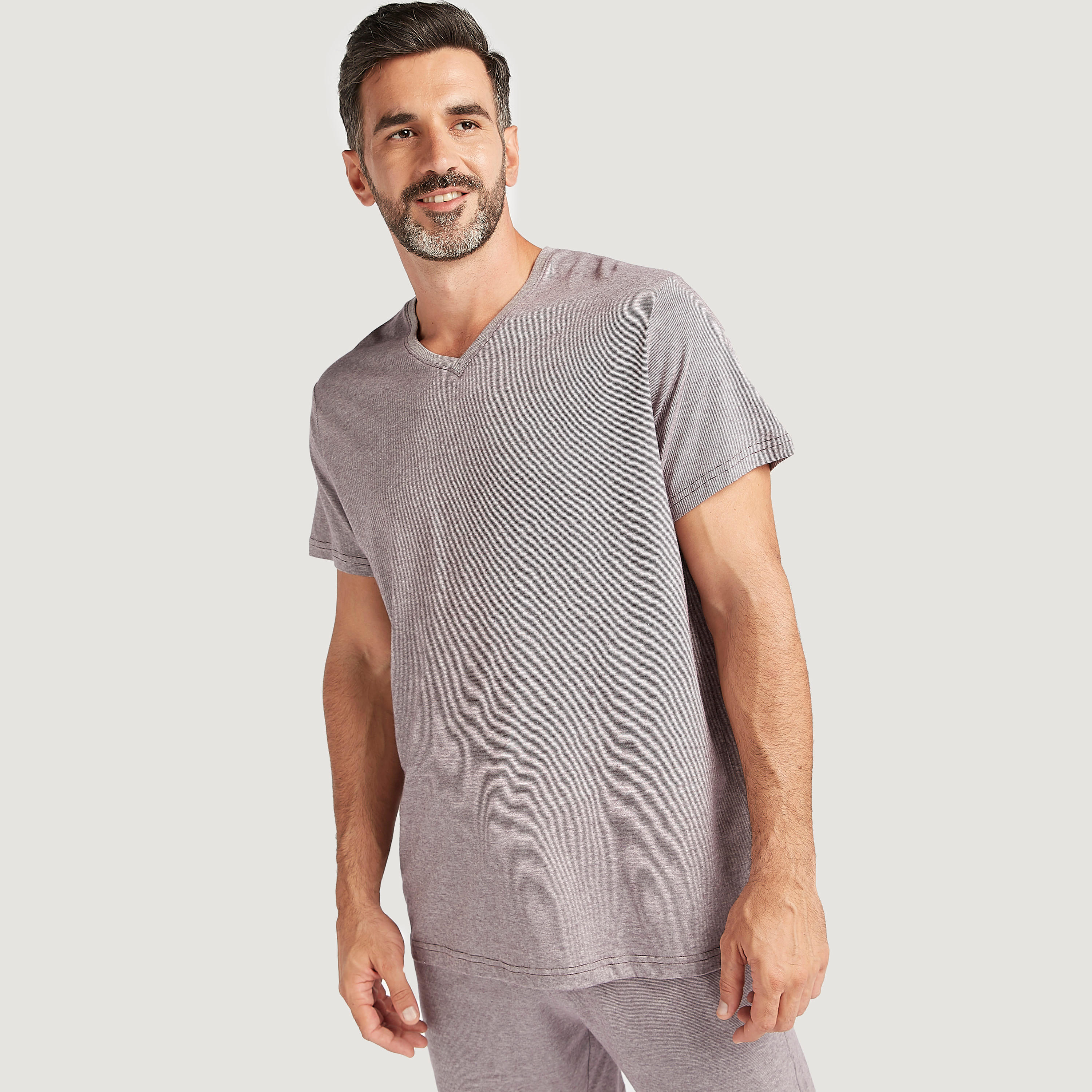 طقم شورت برباط إغلاق وتيشيرت سادة بياقة V-men-clothing-nightwear-sets-image-2