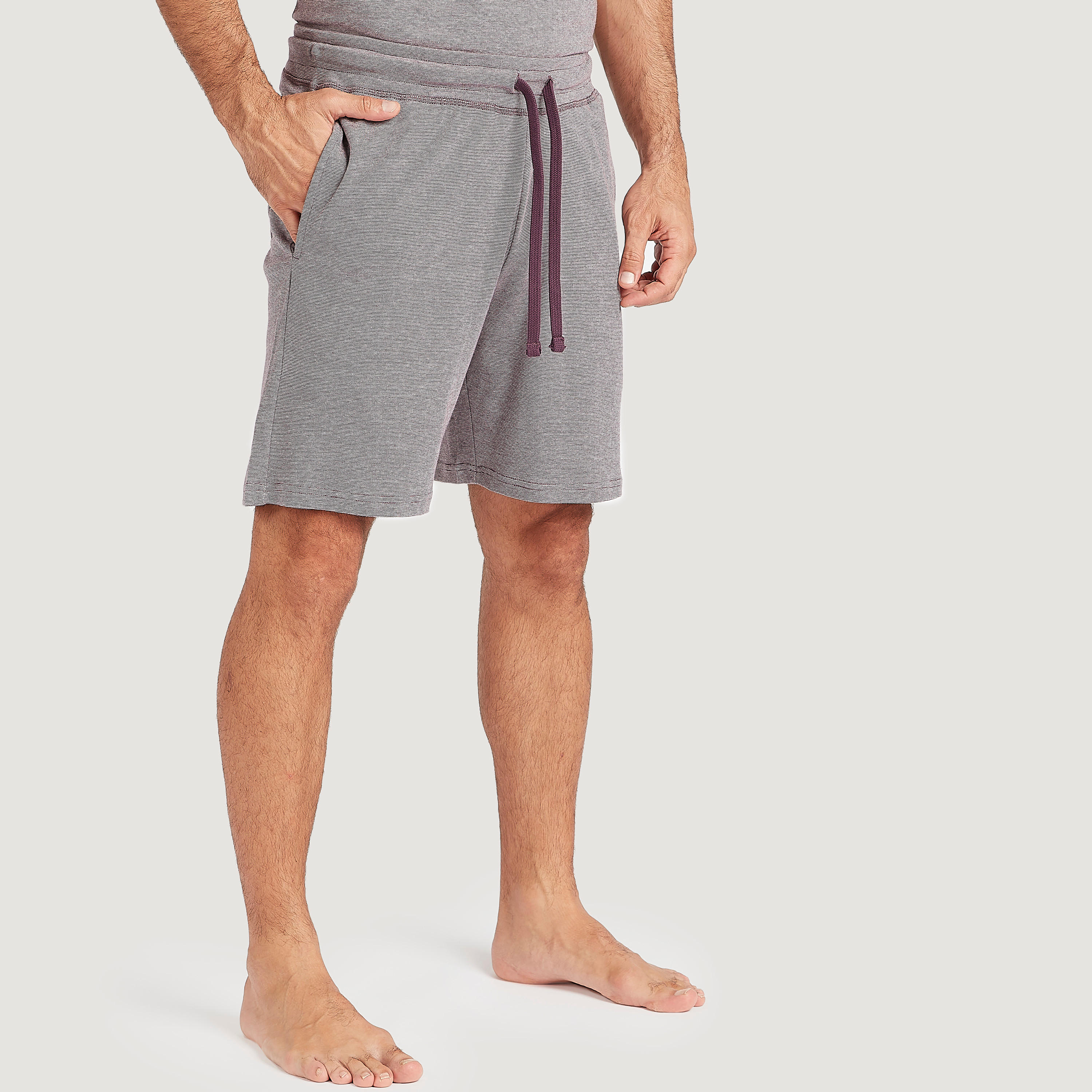 طقم شورت برباط إغلاق وتيشيرت سادة بياقة V-men-clothing-nightwear-sets-image-4