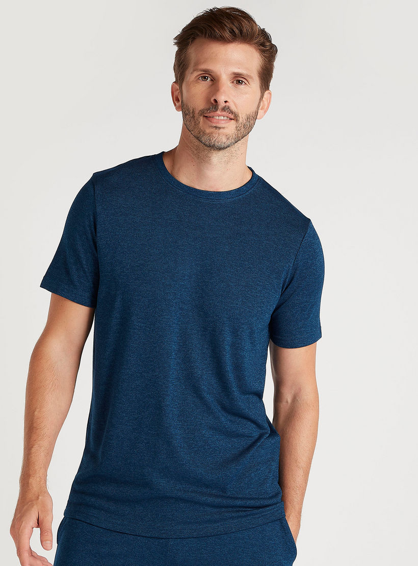 طقم من بنطلون بيجاما طويل وتيشيرت سادة بياقة ضيقة-men-clothing-nightwear-sets-image-5