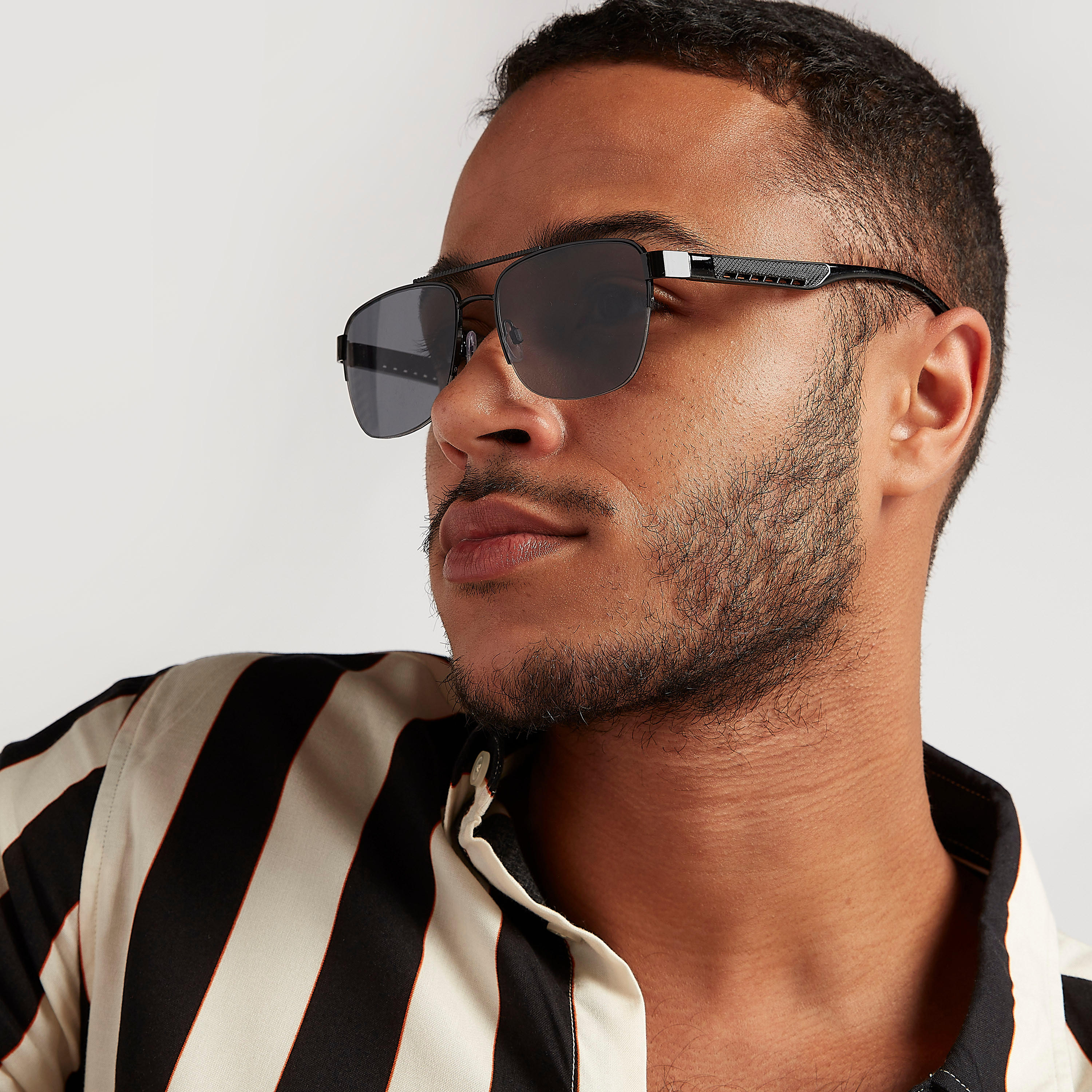 نظّارة شمسيّة واي فيرار مربّعة بنصف إطار ووسادات أنف-men-sunglasses-image-2