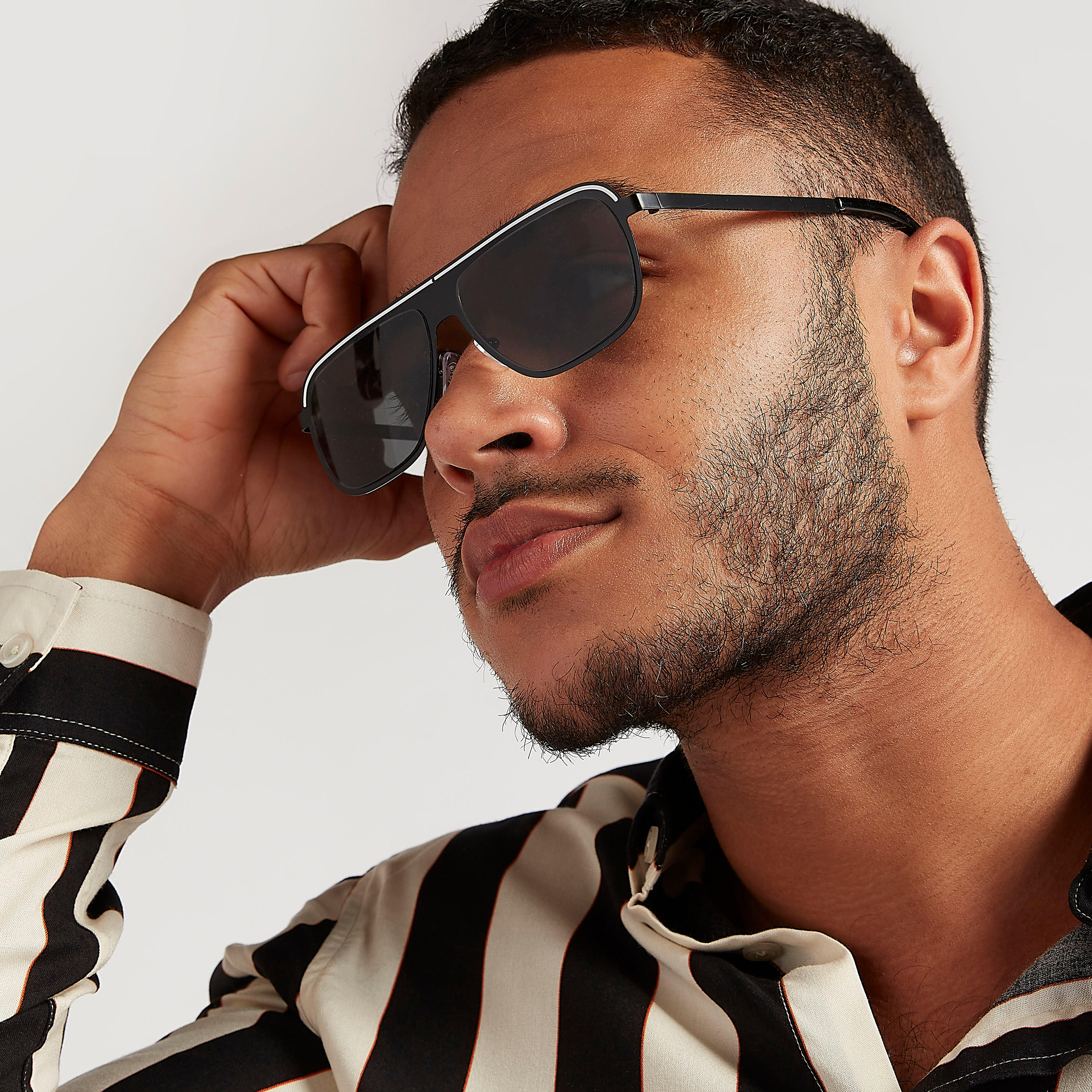 نظّارة شمسية بإطار مستطيل كامل ووسادات للأنف-men-sunglasses-image-4