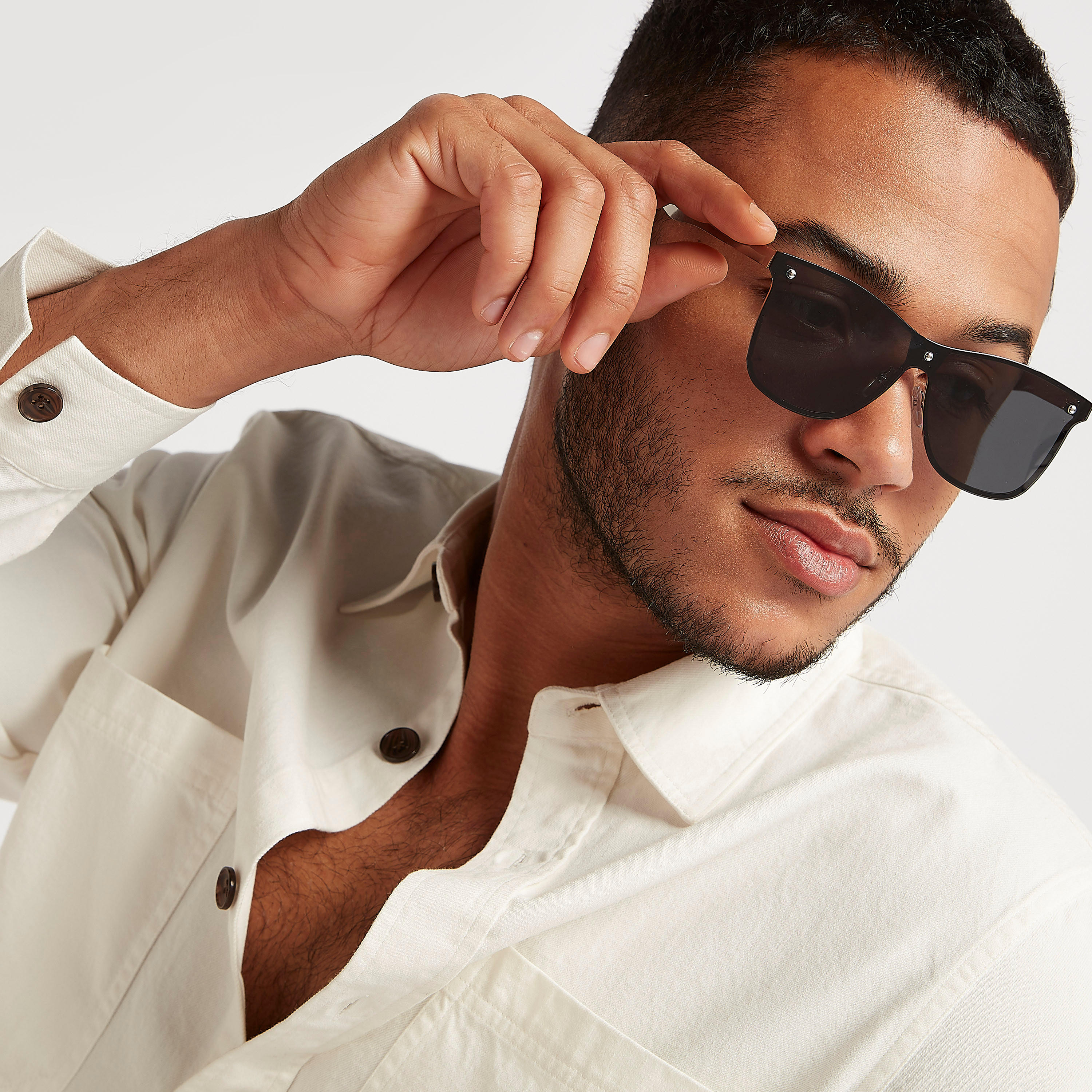 نظّارة شمسيّة واي فيرار بإطار مربّع كامل ووسادات أنف-men-sunglasses-image-2