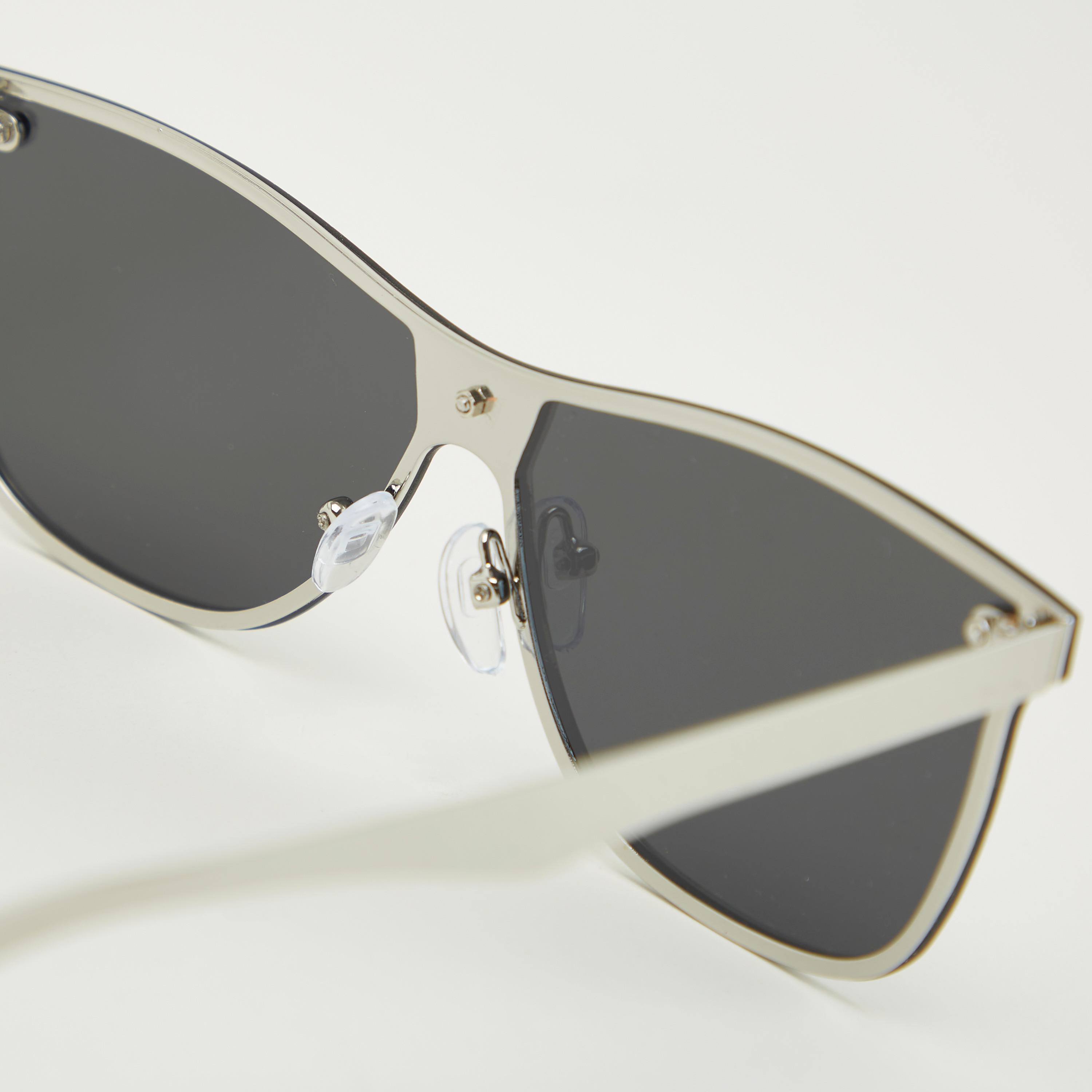 نظّارة شمسيّة واي فيرار بإطار مربّع كامل ووسادات أنف-men-sunglasses-image-3