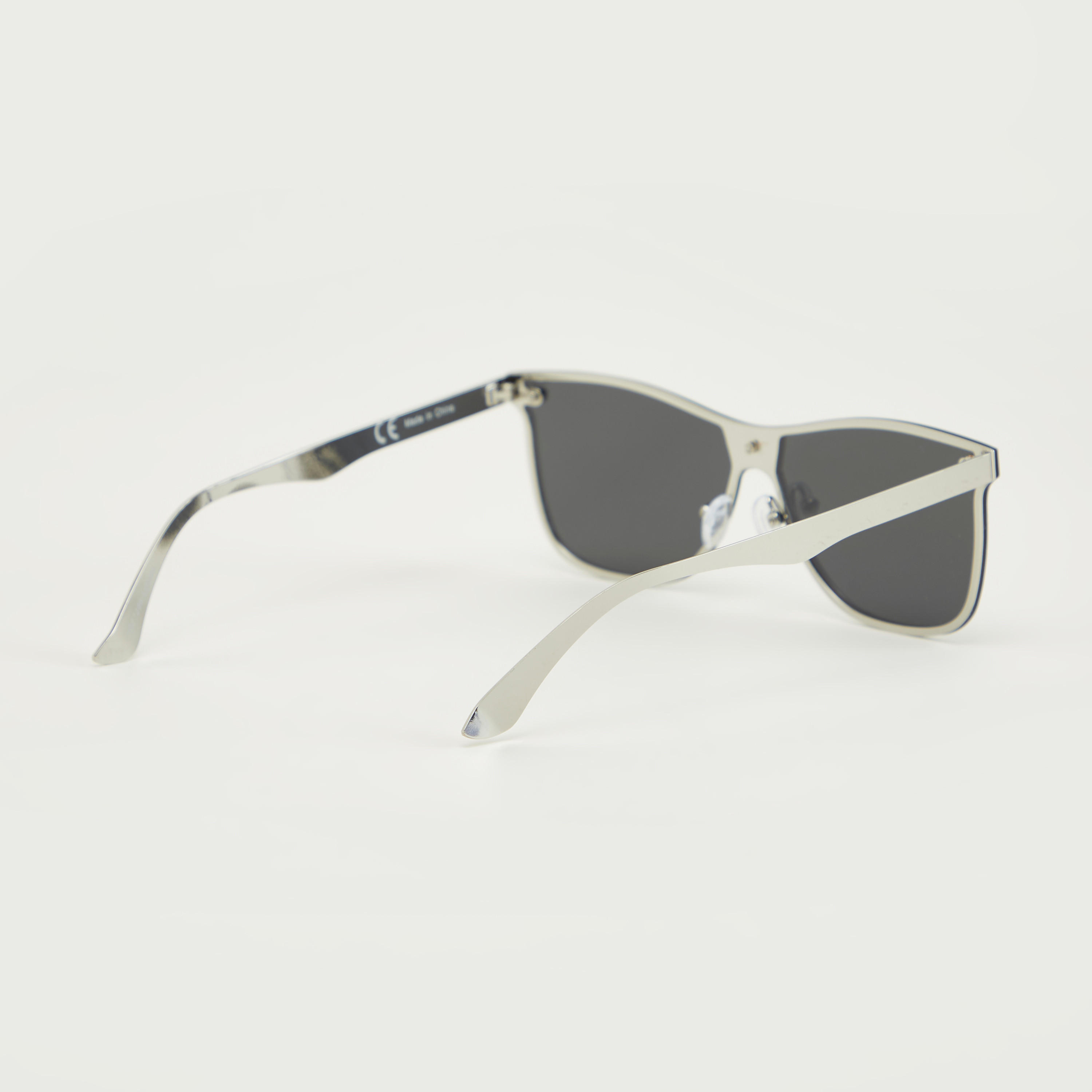 نظّارة شمسيّة واي فيرار بإطار مربّع كامل ووسادات أنف-men-sunglasses-image-4
