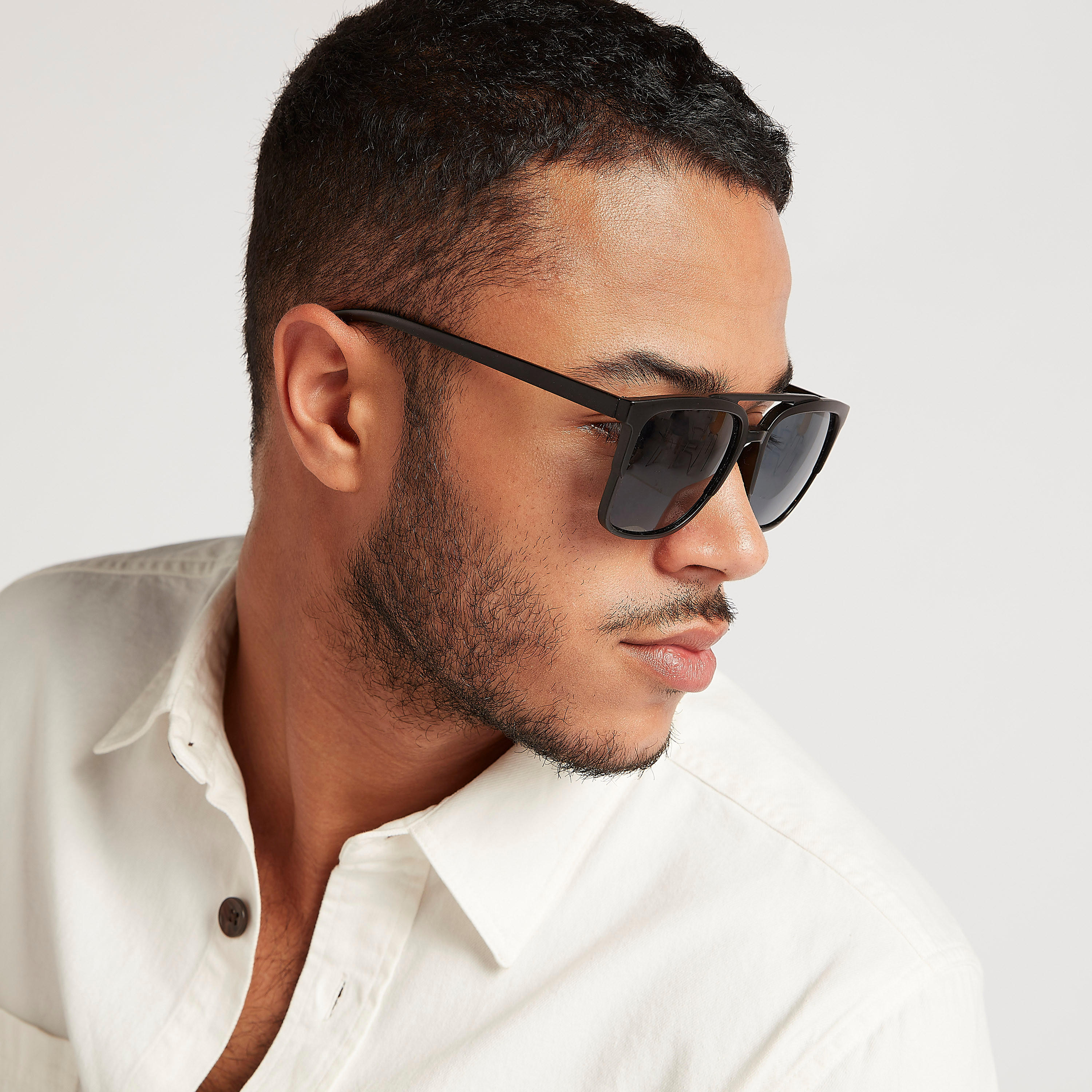 نظّارة شمسيّة واي فيرار بإطار مربّع كامل ووسادات أنف-men-sunglasses-image-2