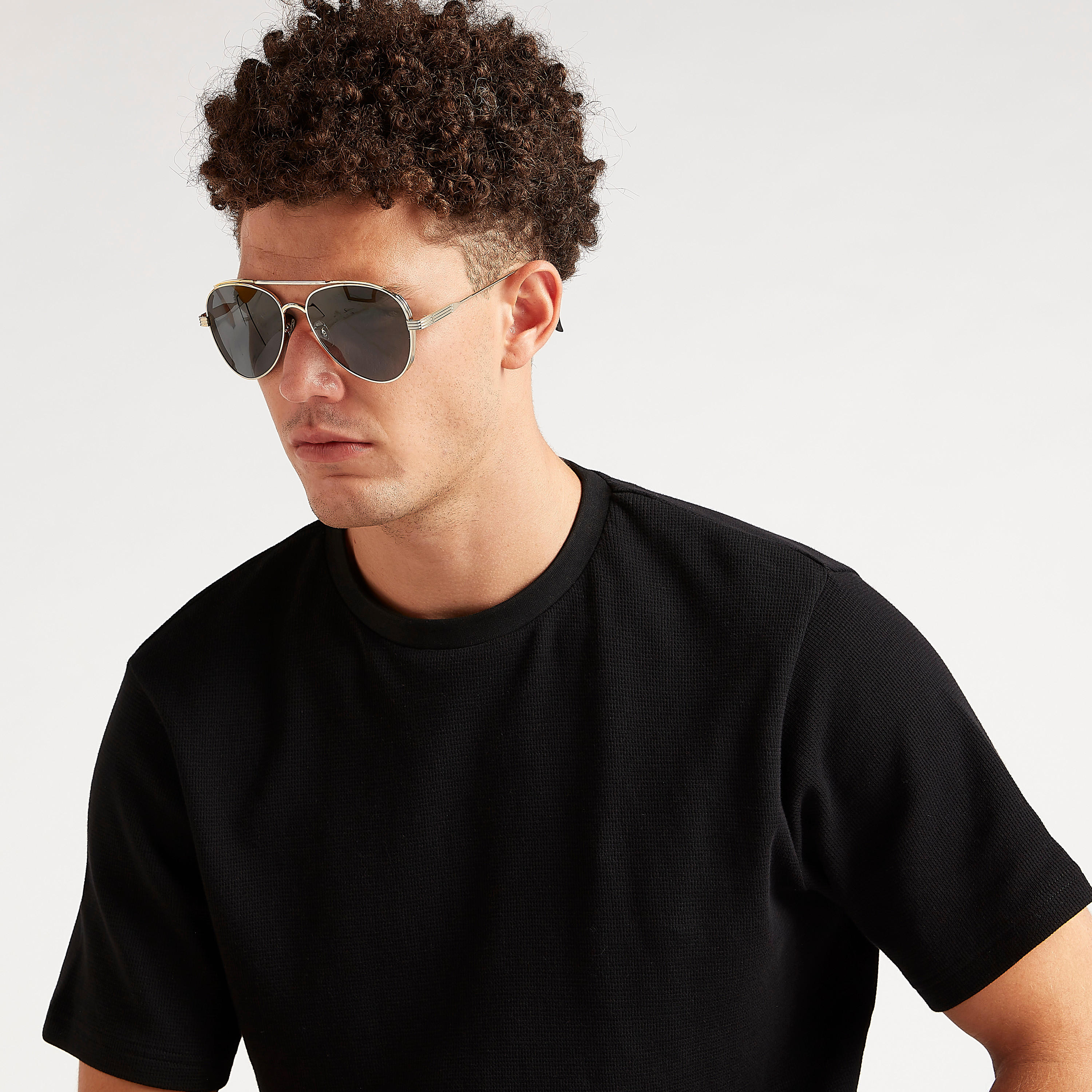 نظّارة شمسية أفياتور بإطار كامل ووسادات للأنف وشريط علوي-men-sunglasses-image-2