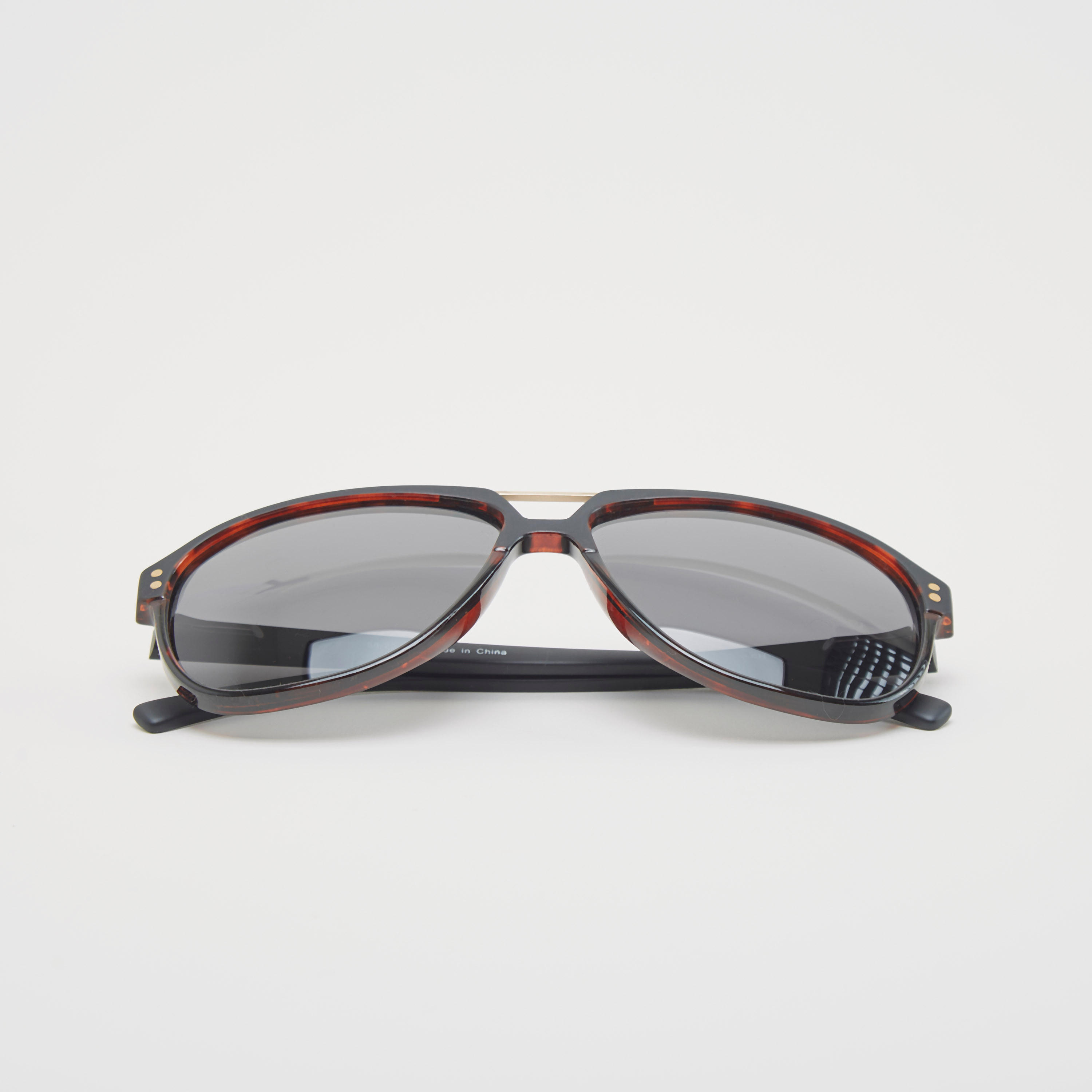نظّارة شمسيّة آفياتور بإطار كامل ووسادات أنف وطبعات-men-sunglasses-image-4