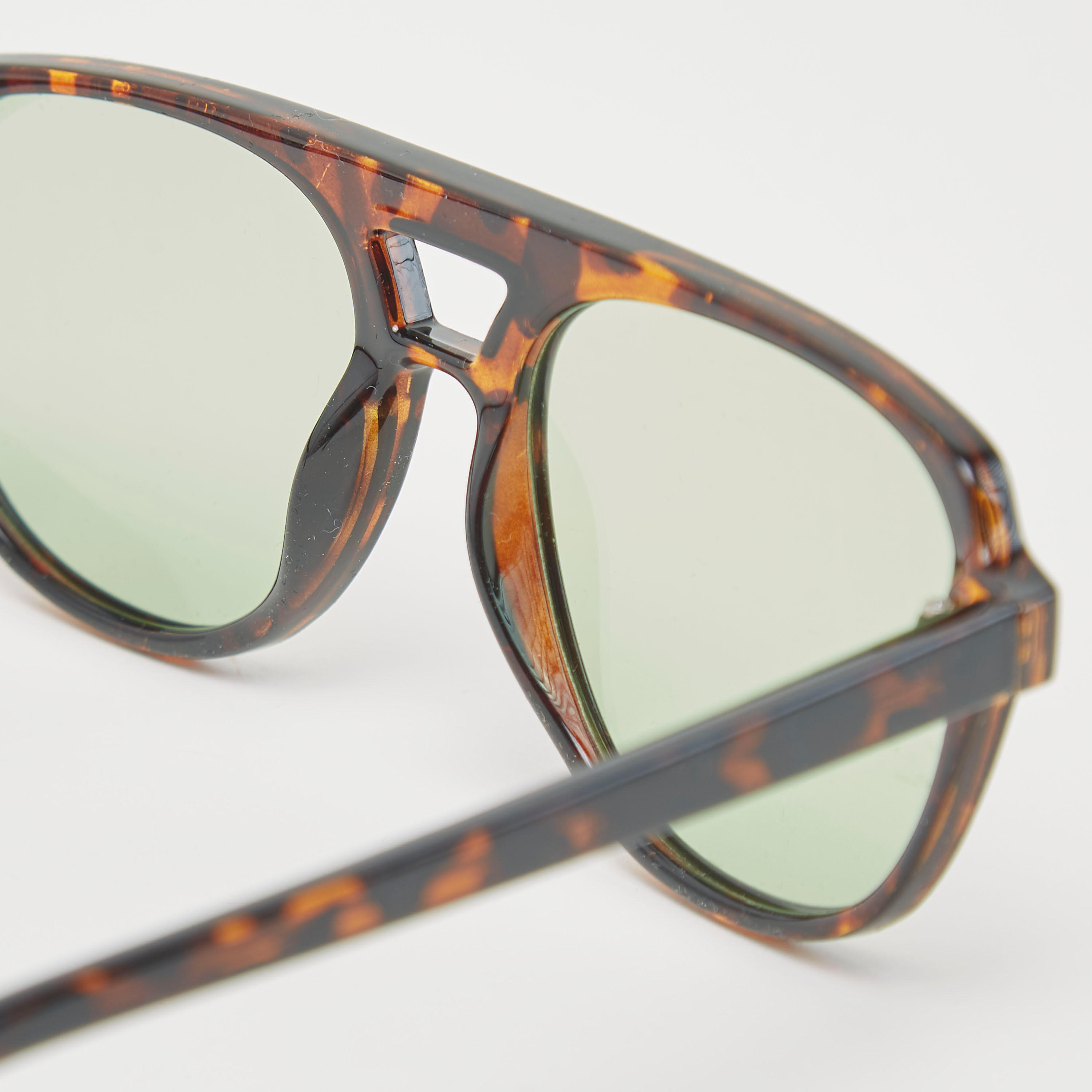 نظارة شمسية بإطار كامل ووسادات أنف وطبعات-men-sunglasses-image-3
