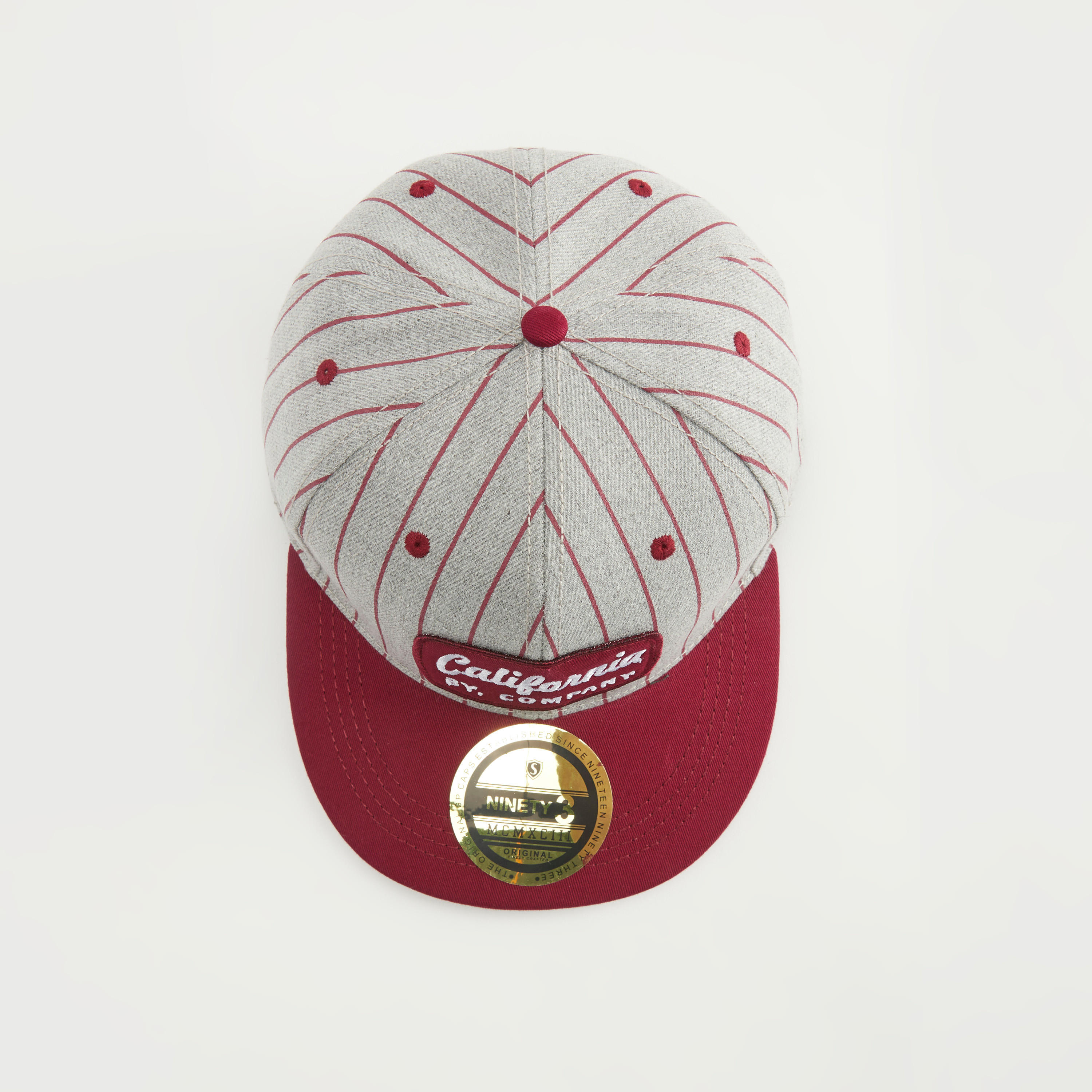 كاب بتفاصيل مزخرفة وزر إغلاق خلفي-men-caps-image-4