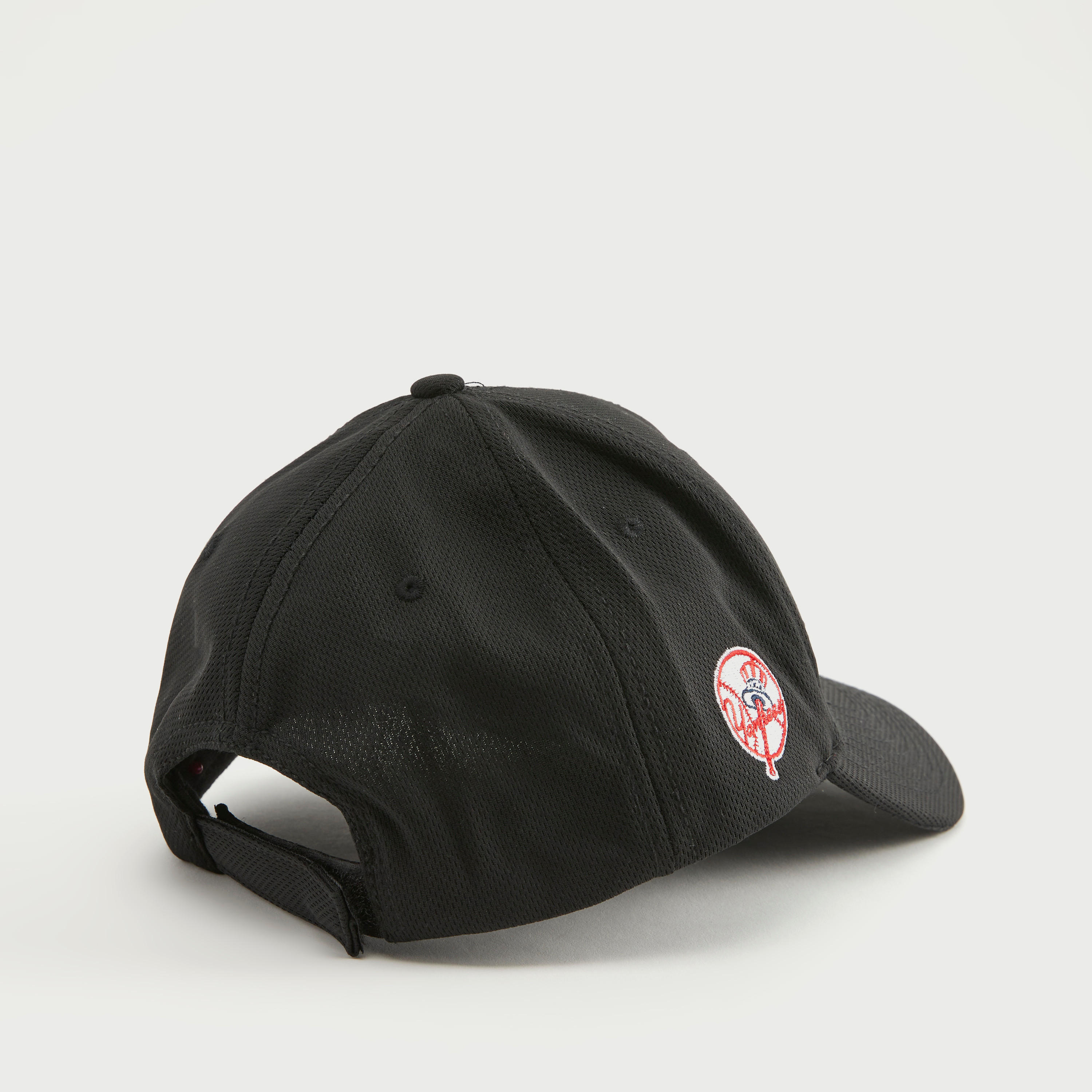 كاب مزخرف بارز الملمس بشريط إغلاق-men-caps-image-4