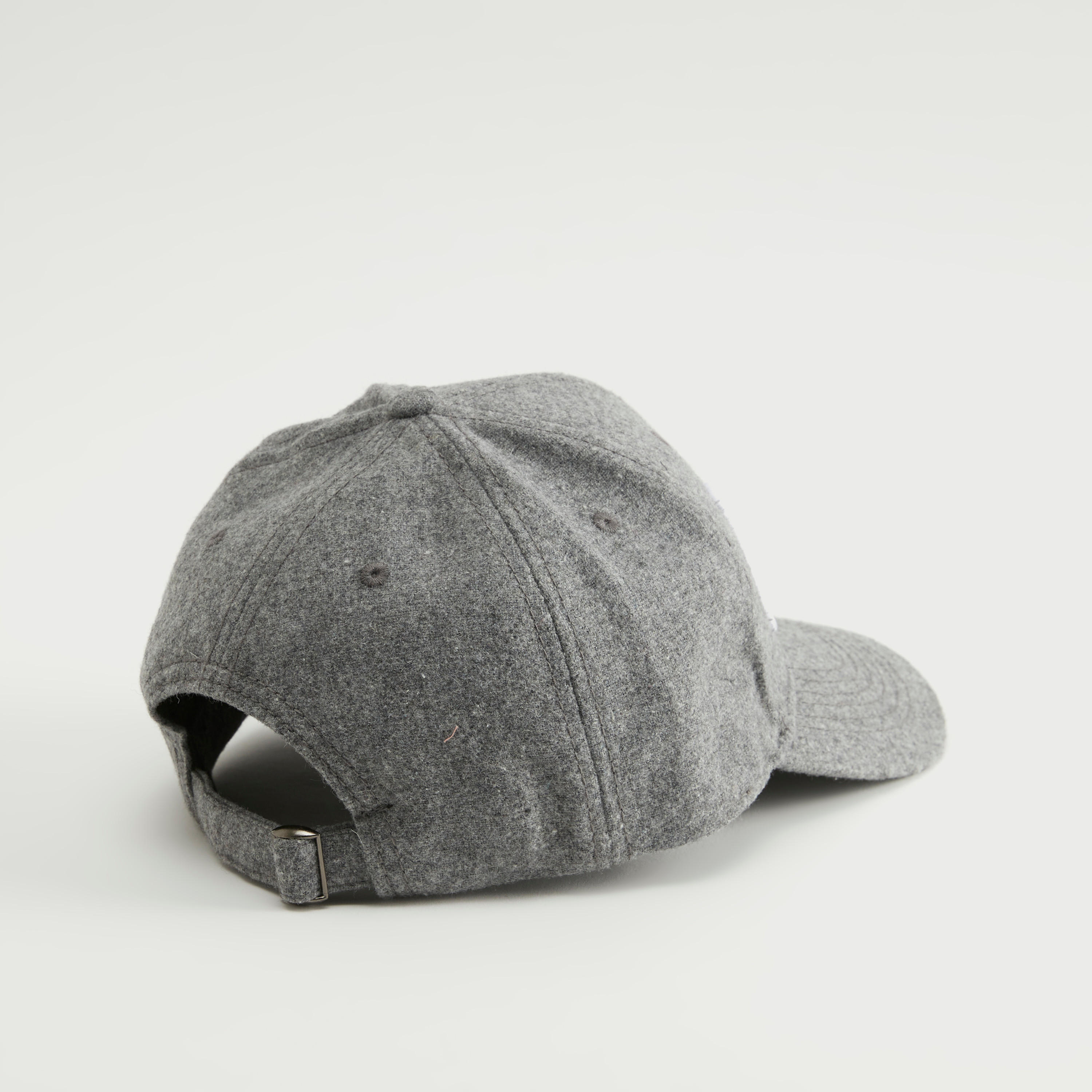 كاب مطرّز بحزام خلفي بإبزيم-men-caps-image-2