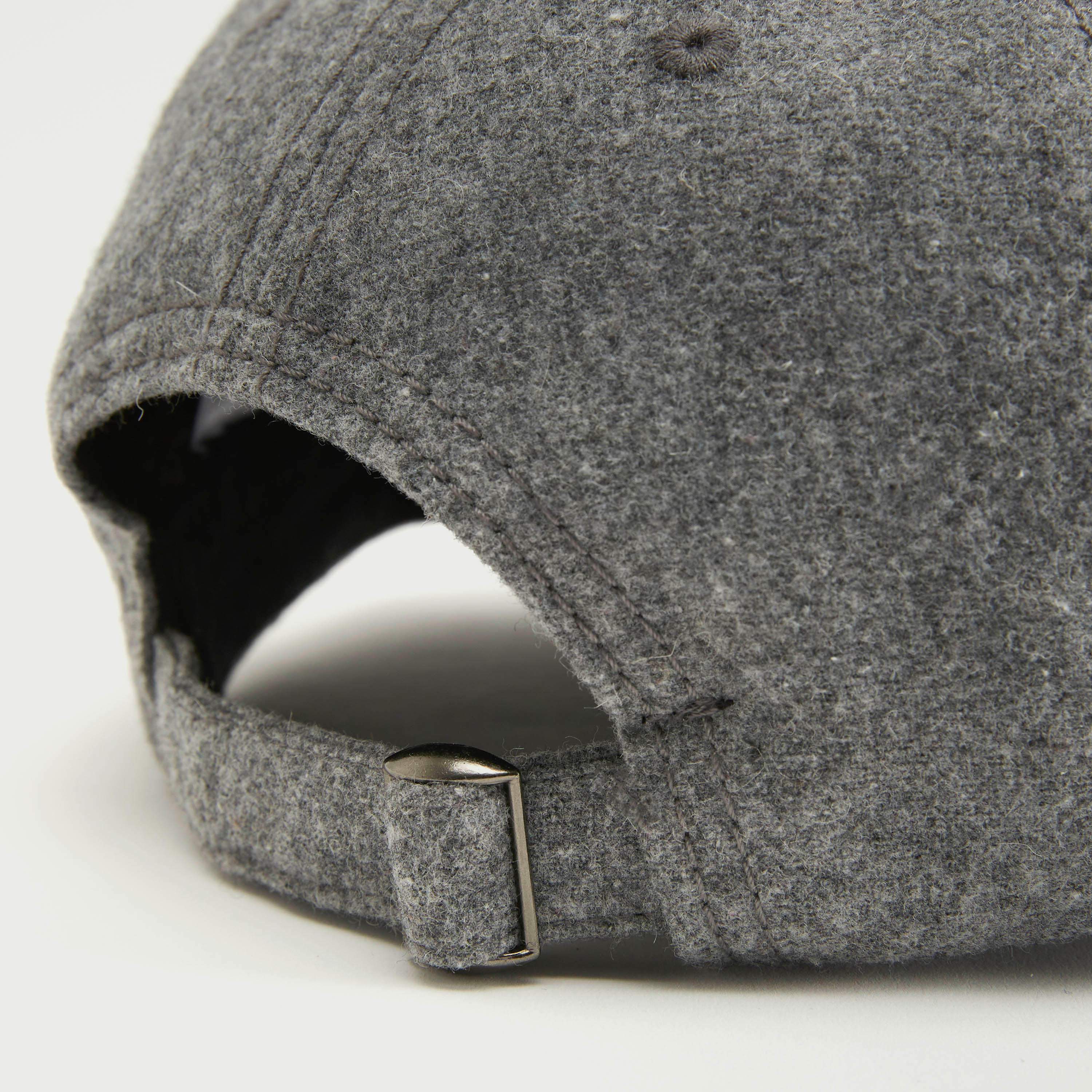 كاب مطرّز بحزام خلفي بإبزيم-men-caps-image-1