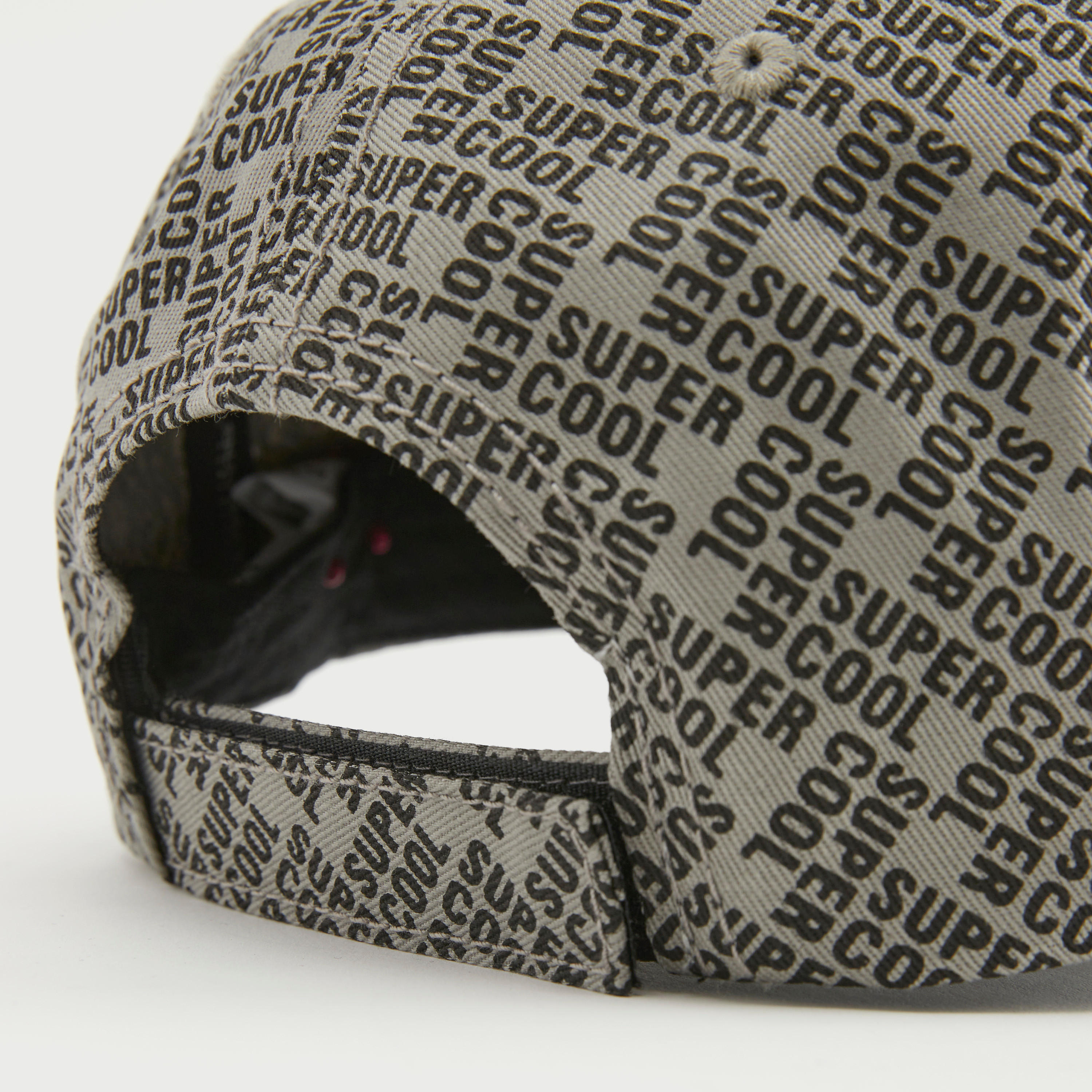 كاب بطبعات منقوشة وشريط إغلاق لاصق-men-caps-image-1