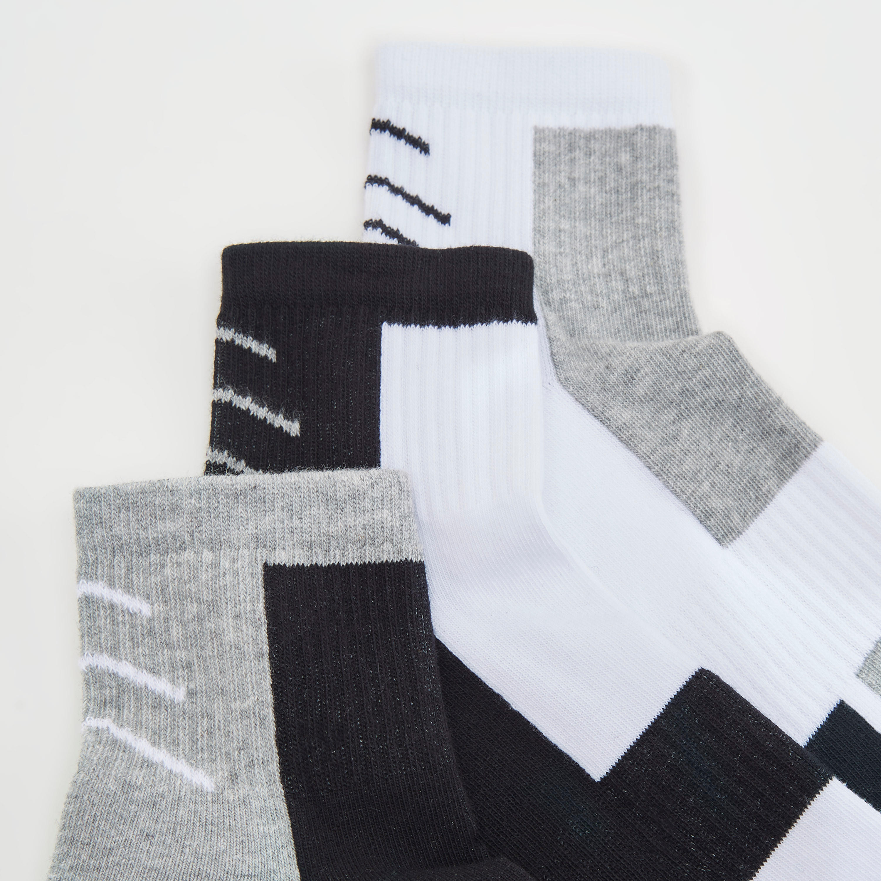 جوارب متنوعة بطول الكاحل - طقم من 3-men-socks-image-2
