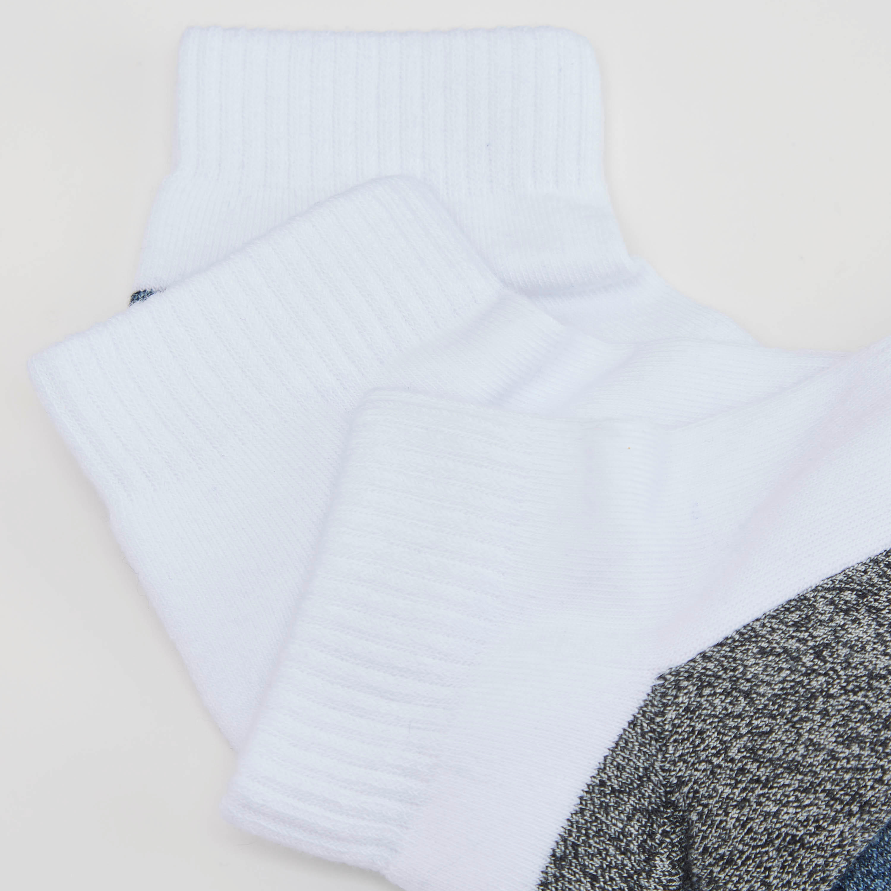 جوارب متنوعة بطول الكاحل - طقم من 3-men-socks-image-1
