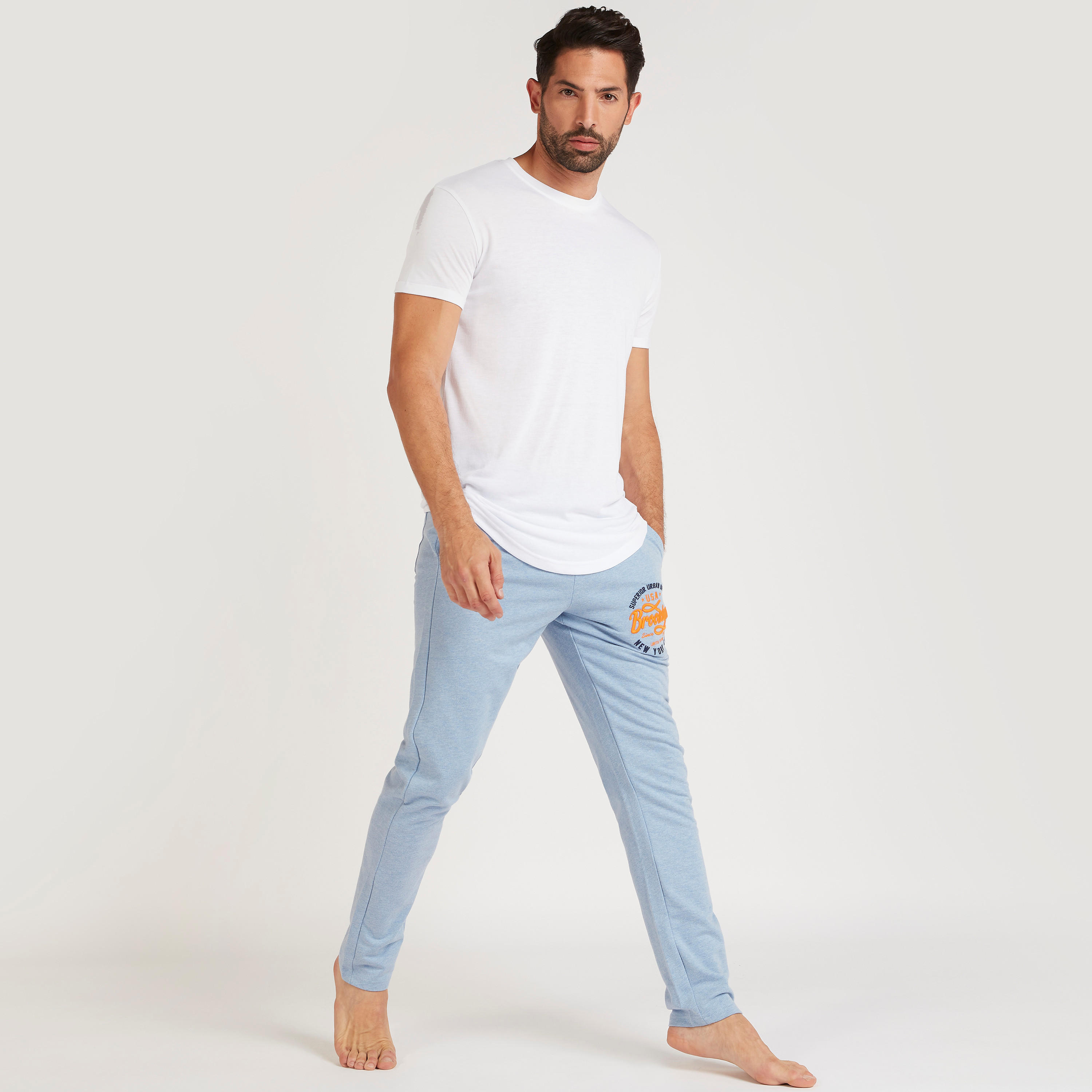 بنطلون بيجاما مطرّز طويل برباط إغلاق-men-clothing-nightwear-pyjamaandshorts-image-3