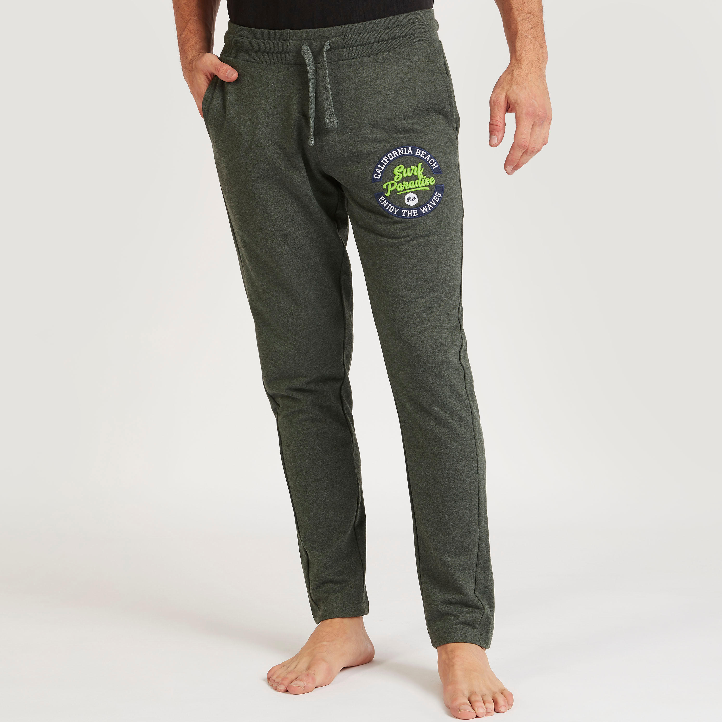 بنطلون بيجاما مستدام مطرّز برباط إغلاق-men-clothing-nightwear-pyjamaandshorts-image-4