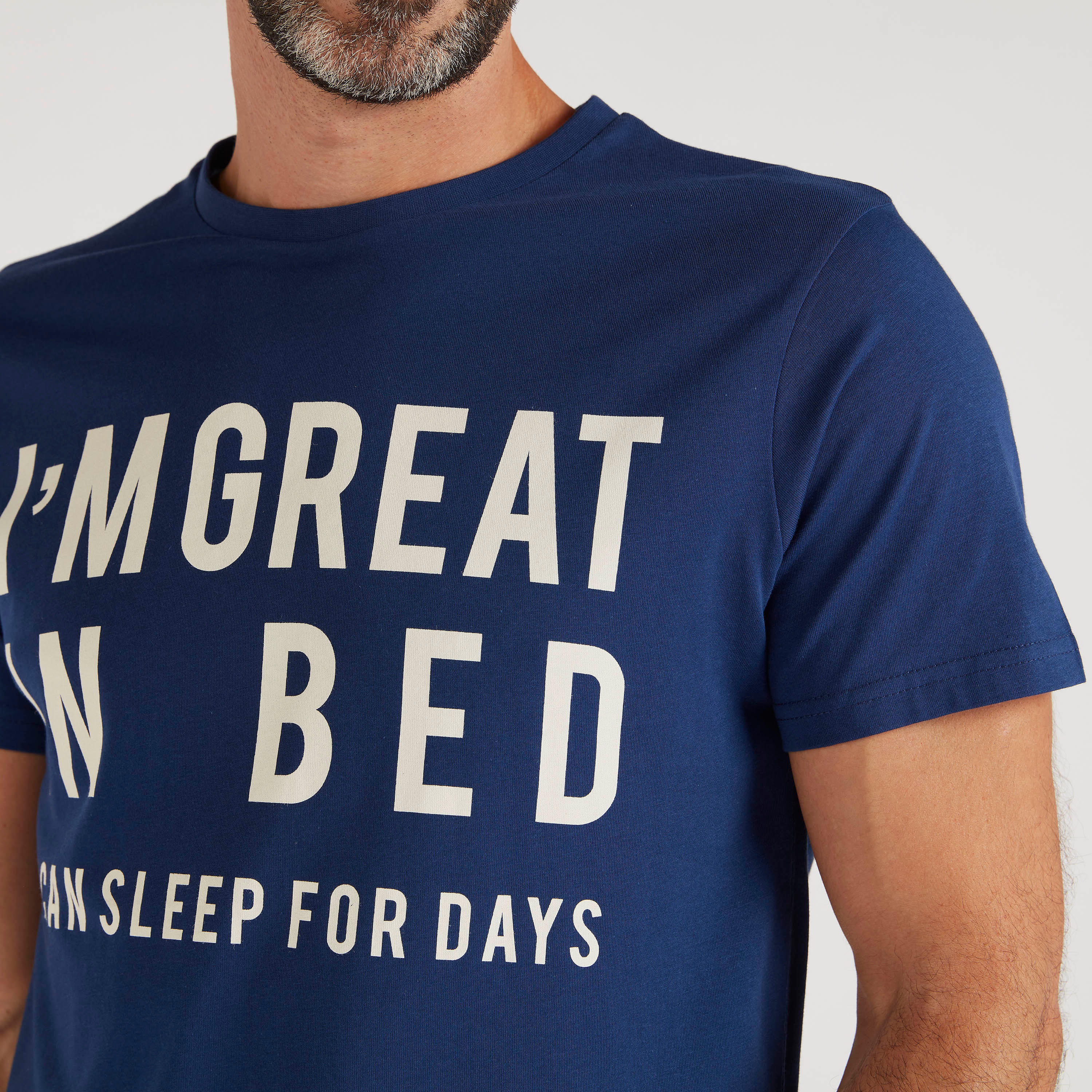 طقم بنطلون بيجاما وتيشيرت بطبعات-men-clothing-nightwear-sets-image-3