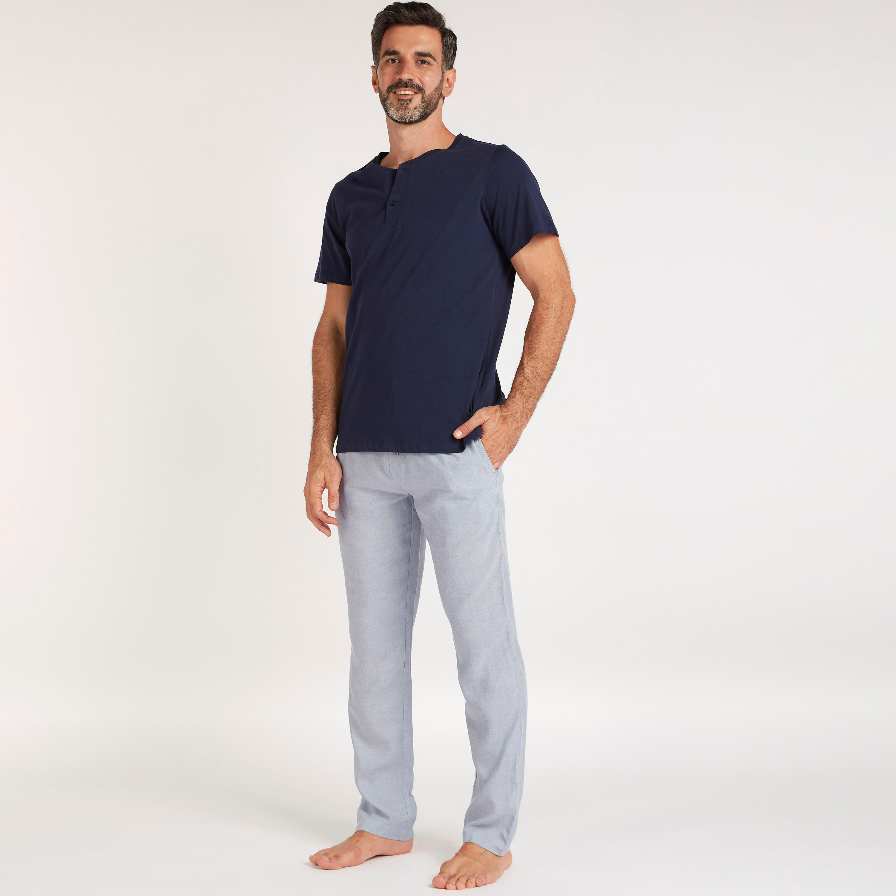 طقم بنطلون بيجاما وتيشيرت سادة بياقة هينلي-men-clothing-nightwear-sets-image-2