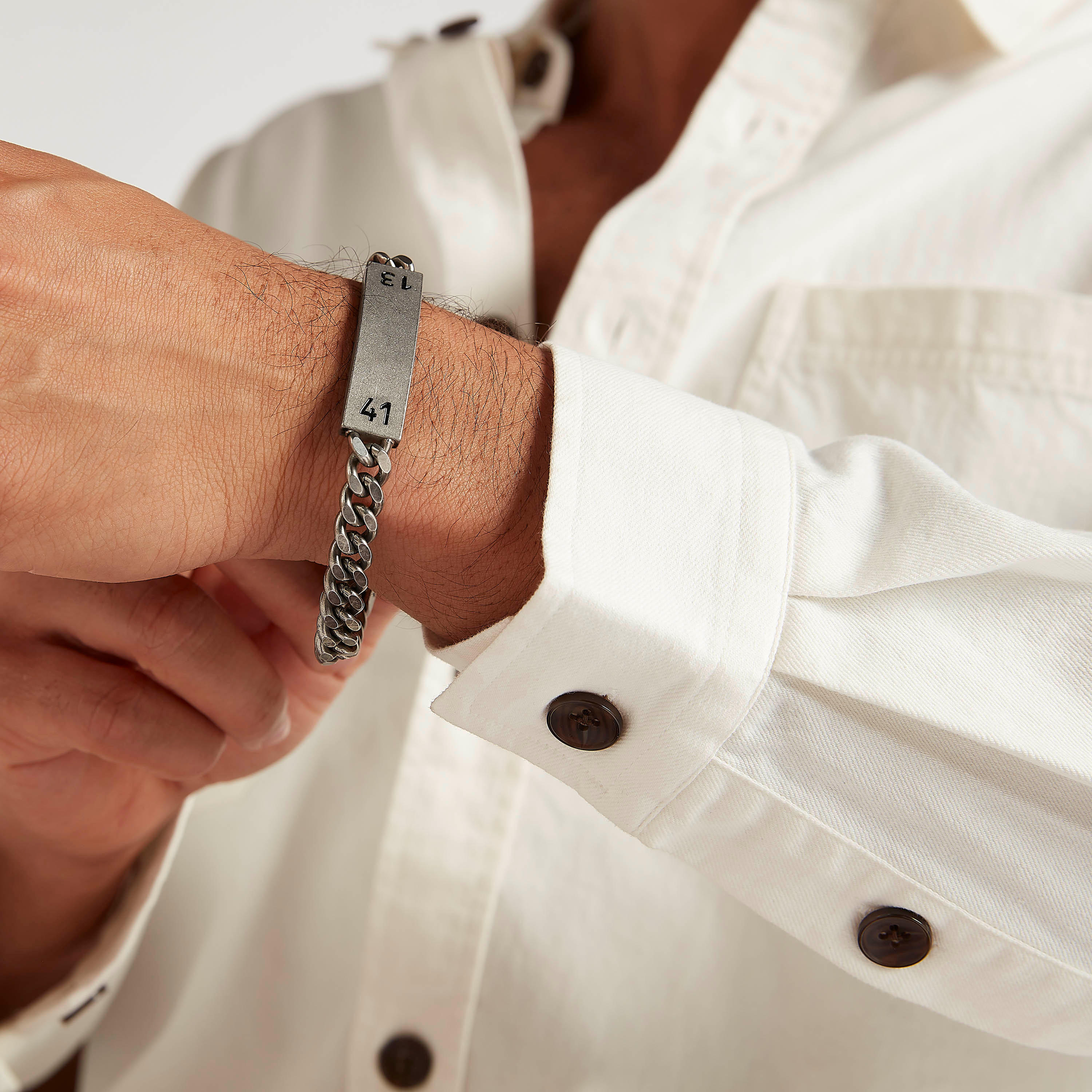 سوار تشانكي ميتاليك بتفاصيل طبعات-men-watchesandjewellery-bracelets-image-2