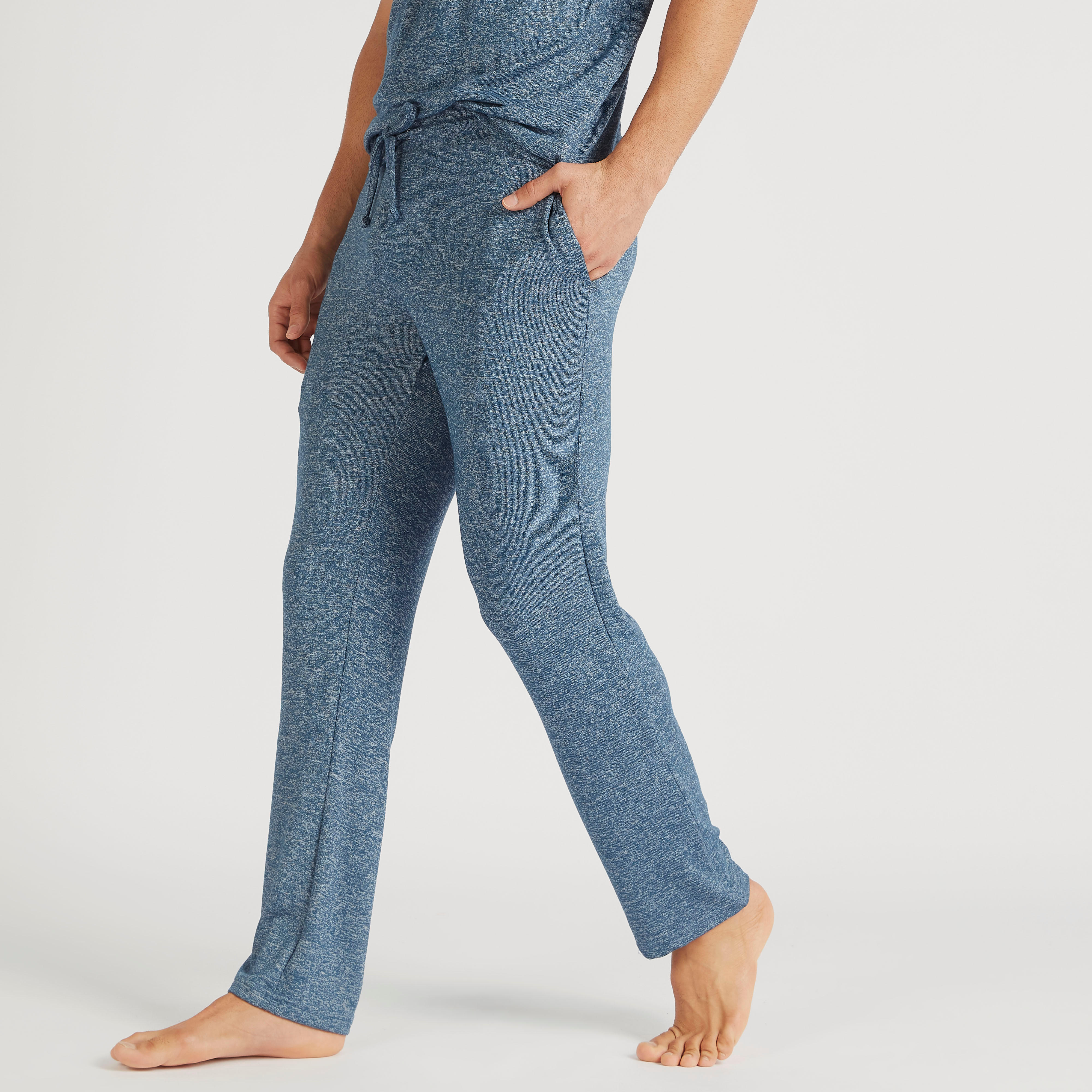 طقم بنطلون بيجاما وتيشيرت سادة بياقة ضيقة-men-clothing-nightwear-sets-image-5