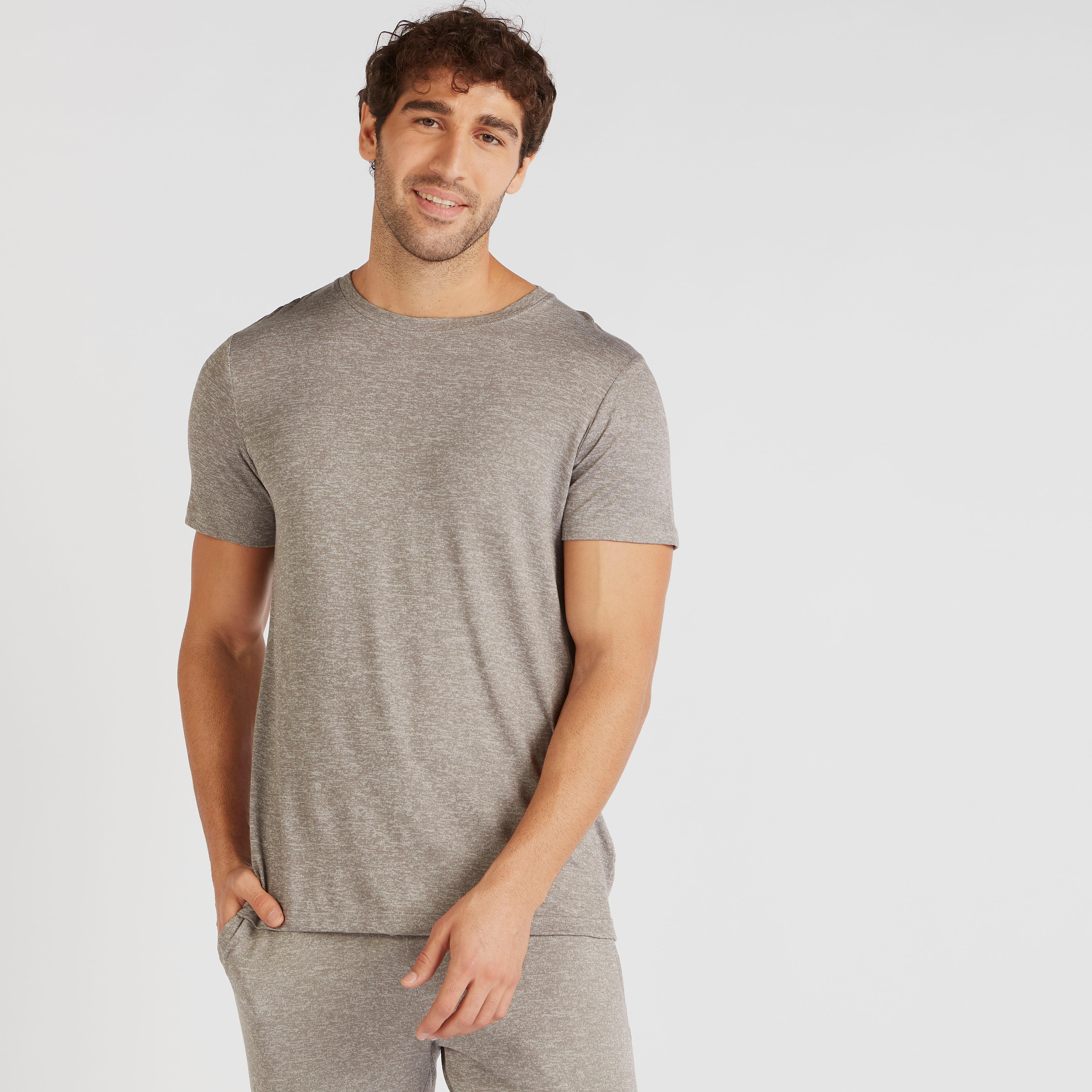 طقم بنطلون بيجاما وتيشيرت سادة بياقة ضيقة-men-clothing-nightwear-sets-image-8