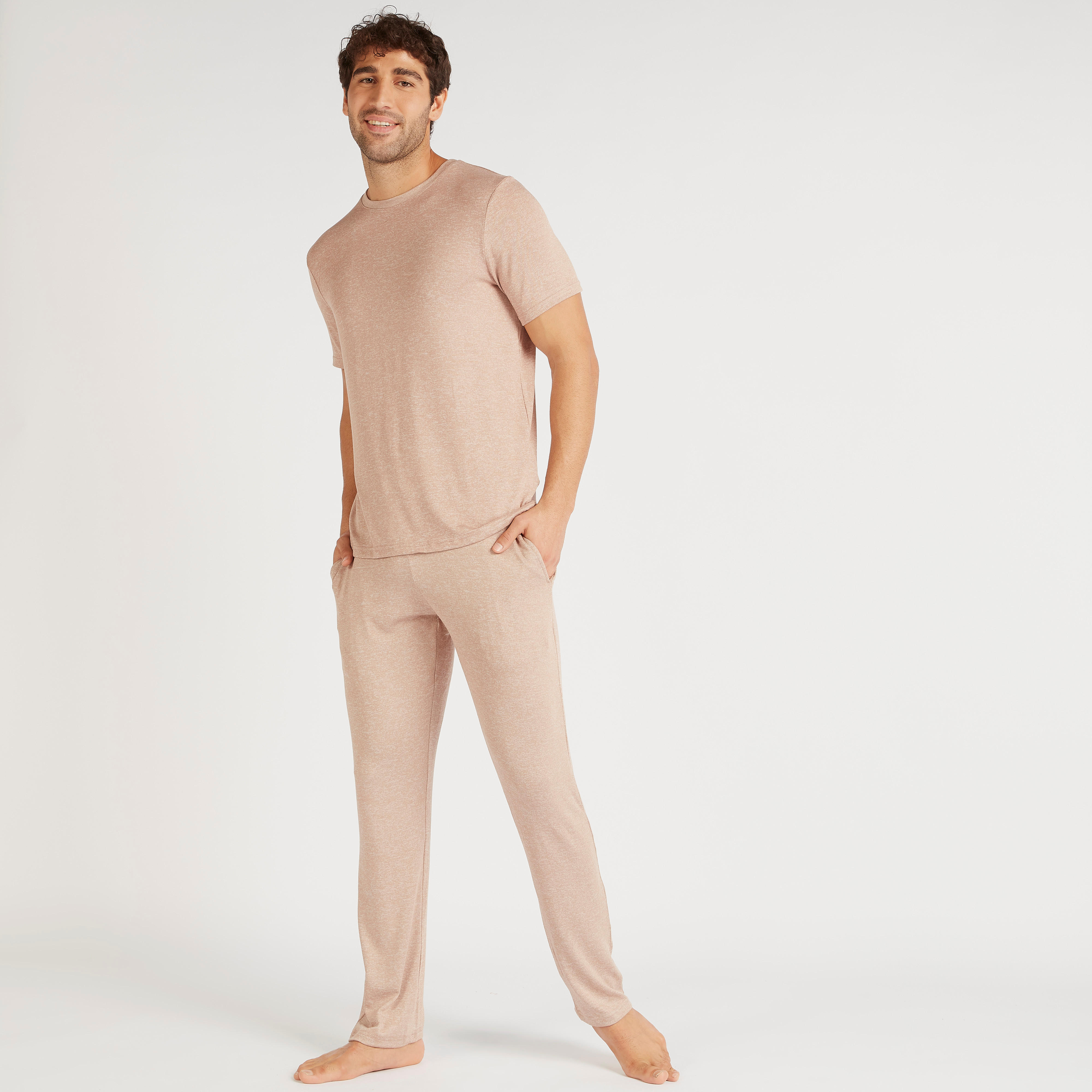 طقم بنطلون بيجاما وتيشيرت سادة بياقة ضيقة-men-clothing-nightwear-sets-image-13