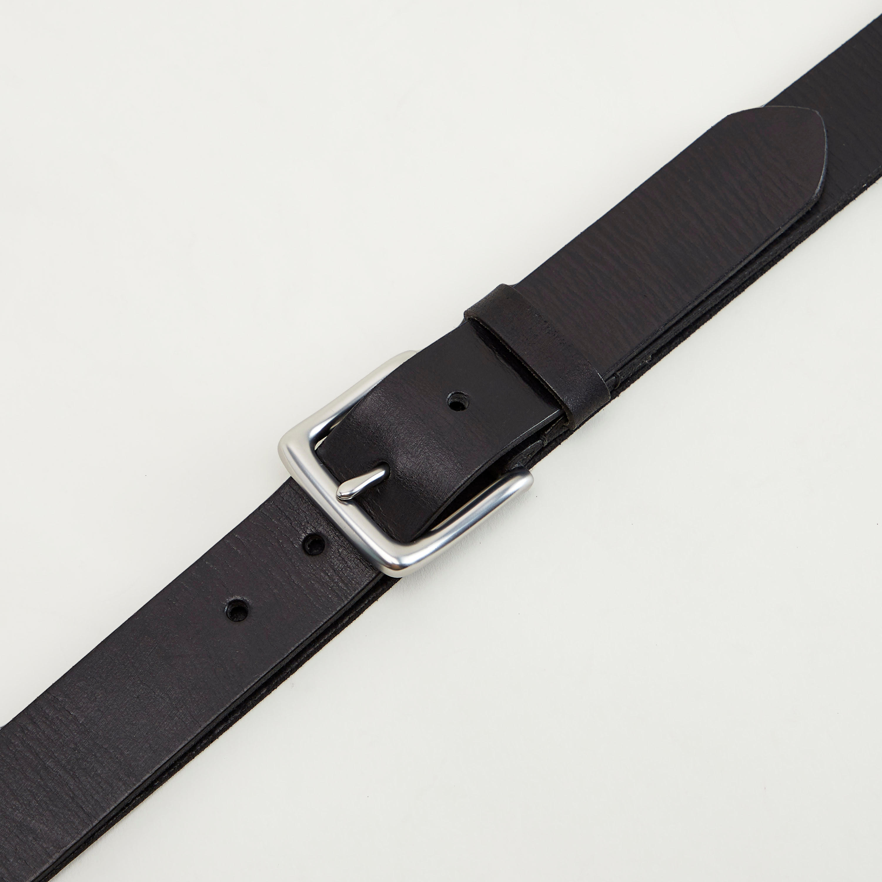 حزام جلد بارز الملمس بإبزيم دبوس-men-beltsandwallets-belts-image-3