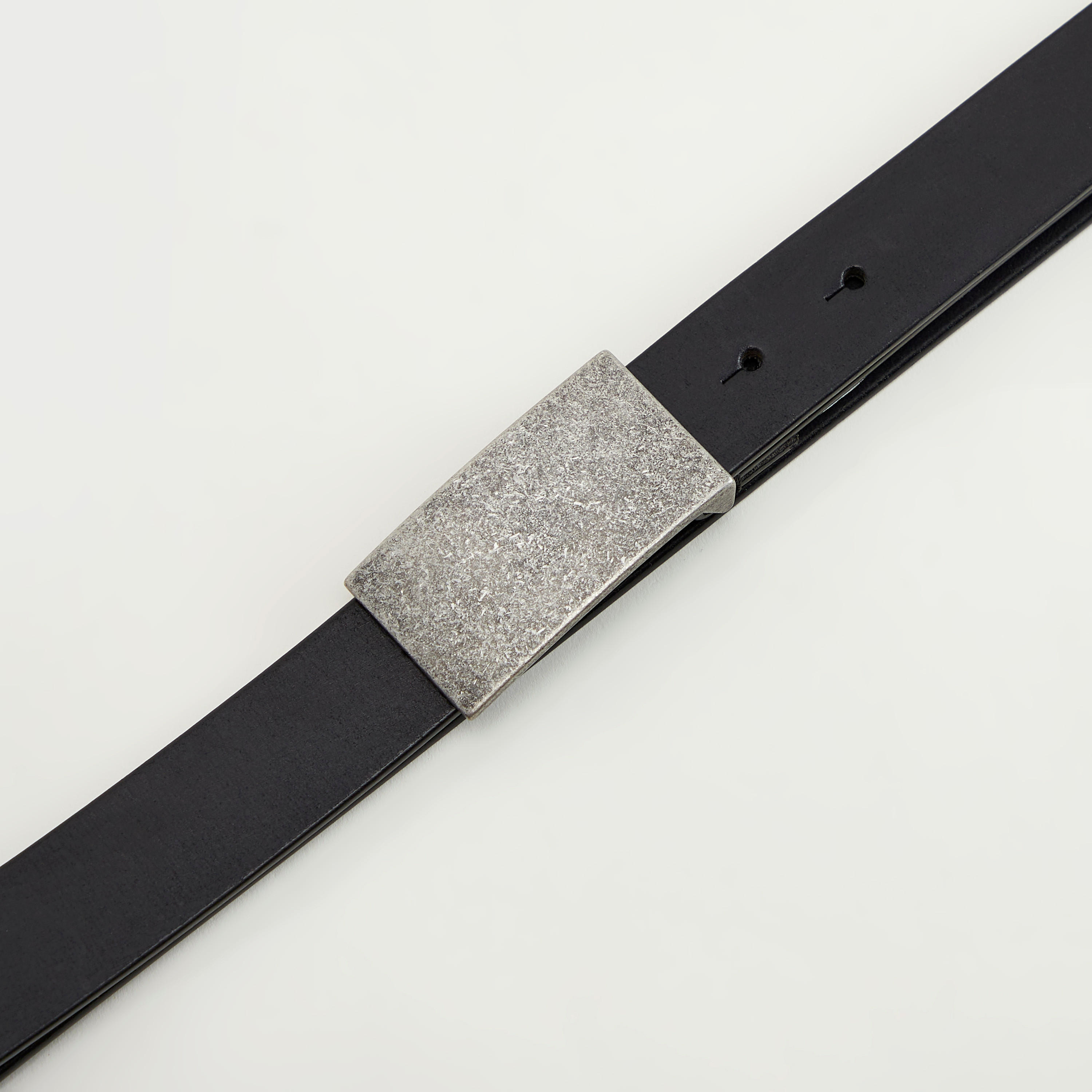 حزام جلد سادة بإبزيم إغلاق-men-beltsandwallets-belts-image-3