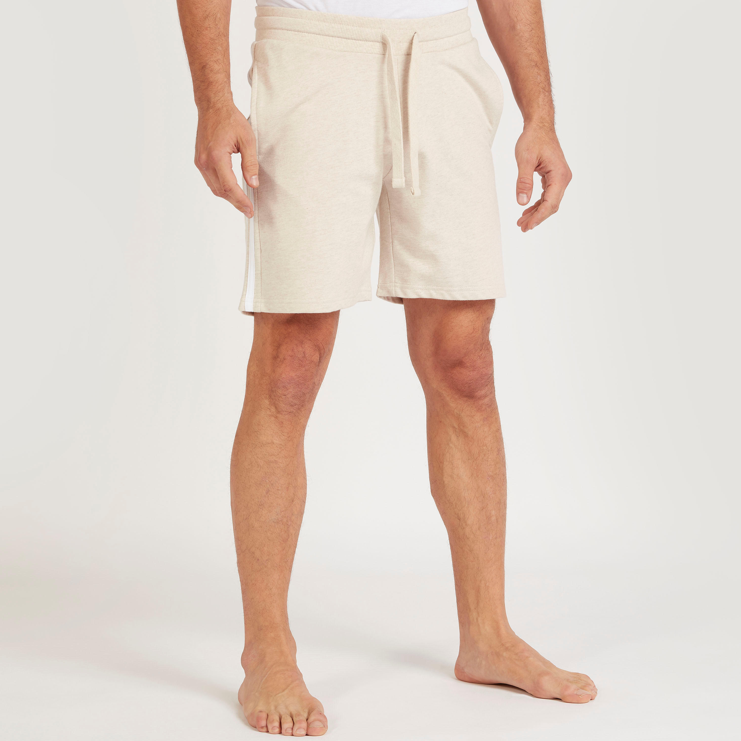 شورت مخطّط برباط إغلاق وجيوب-men-clothing-nightwear-pyjamaandshorts-image-1