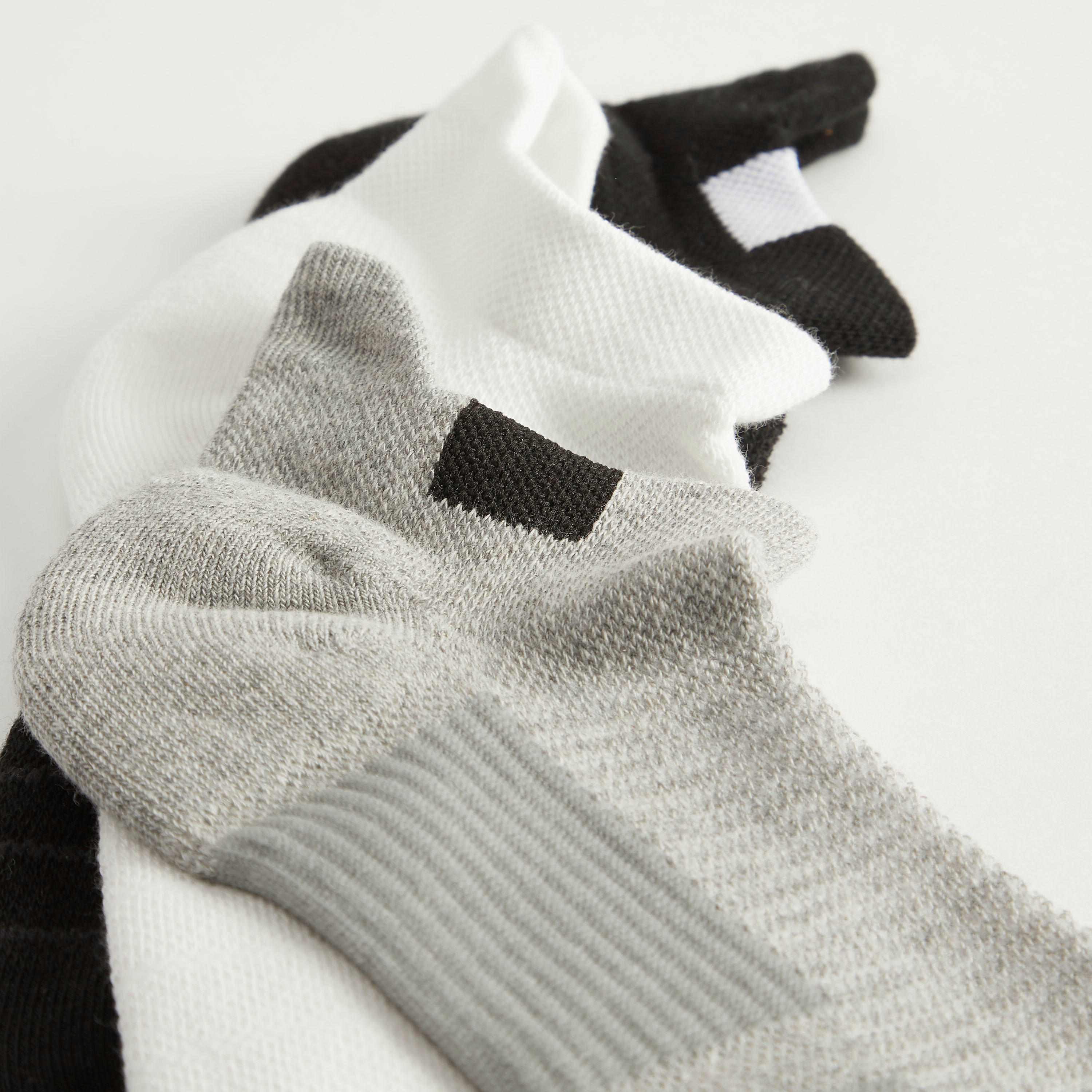 جوارب متنوّعة بطول الكاحل - طقم من 3-men-socks-image-1