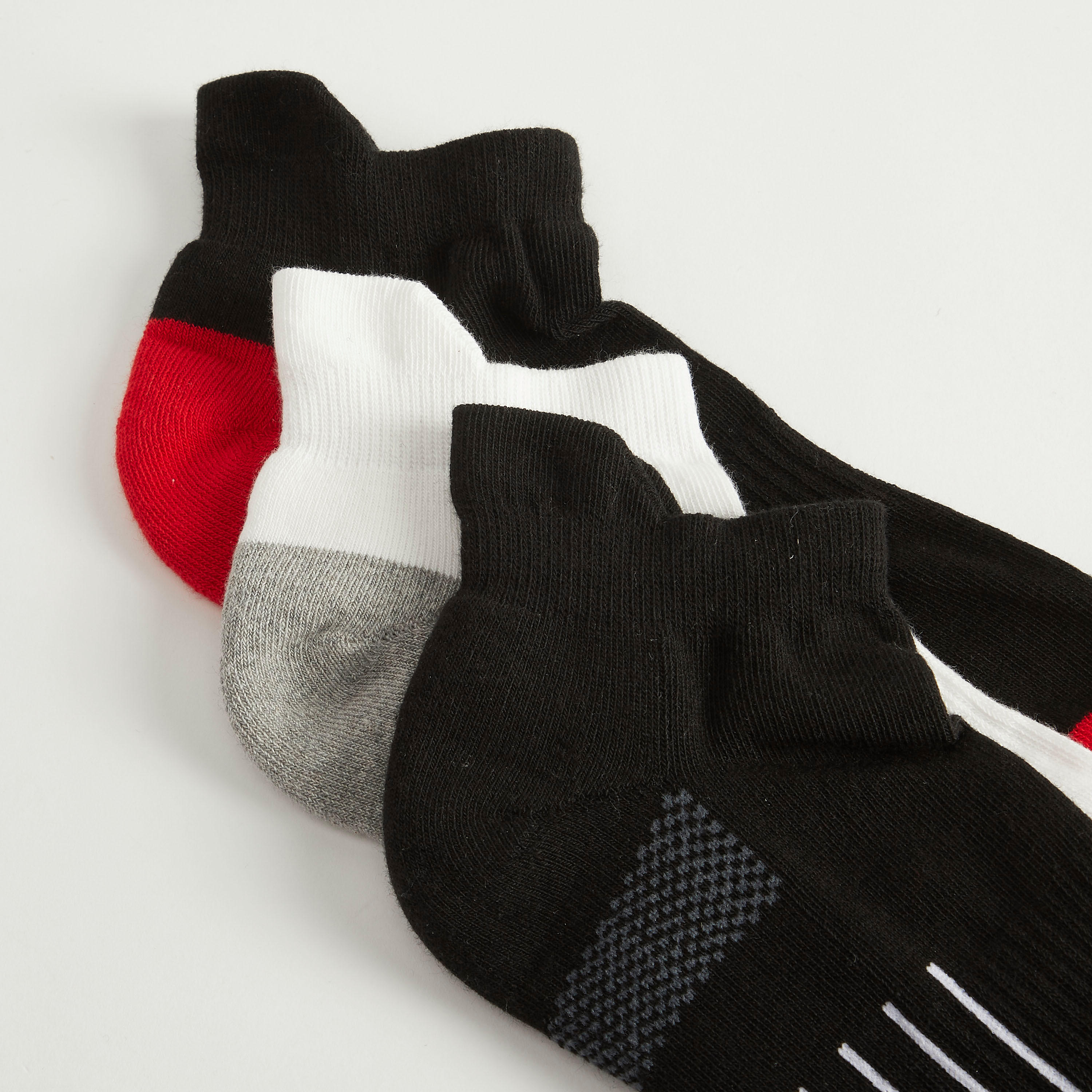 جوارب متنوّعة بطول الكاحل - طقم من 3-men-socks-image-3