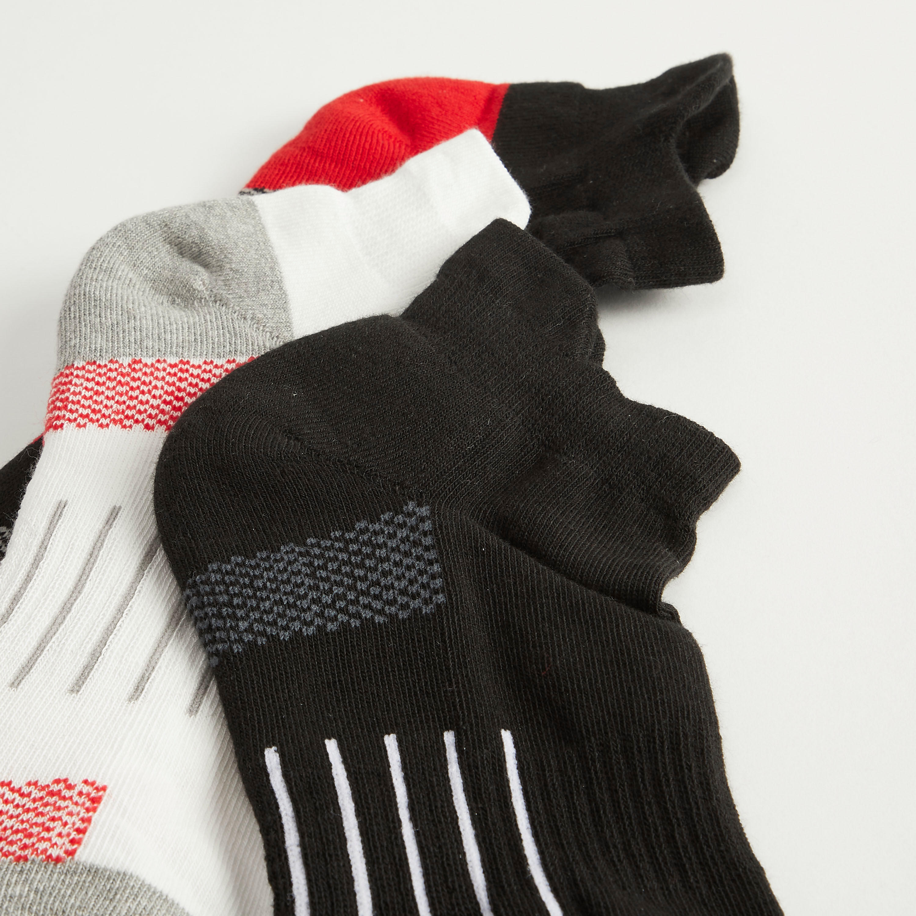 جوارب متنوّعة بطول الكاحل - طقم من 3-men-socks-image-4