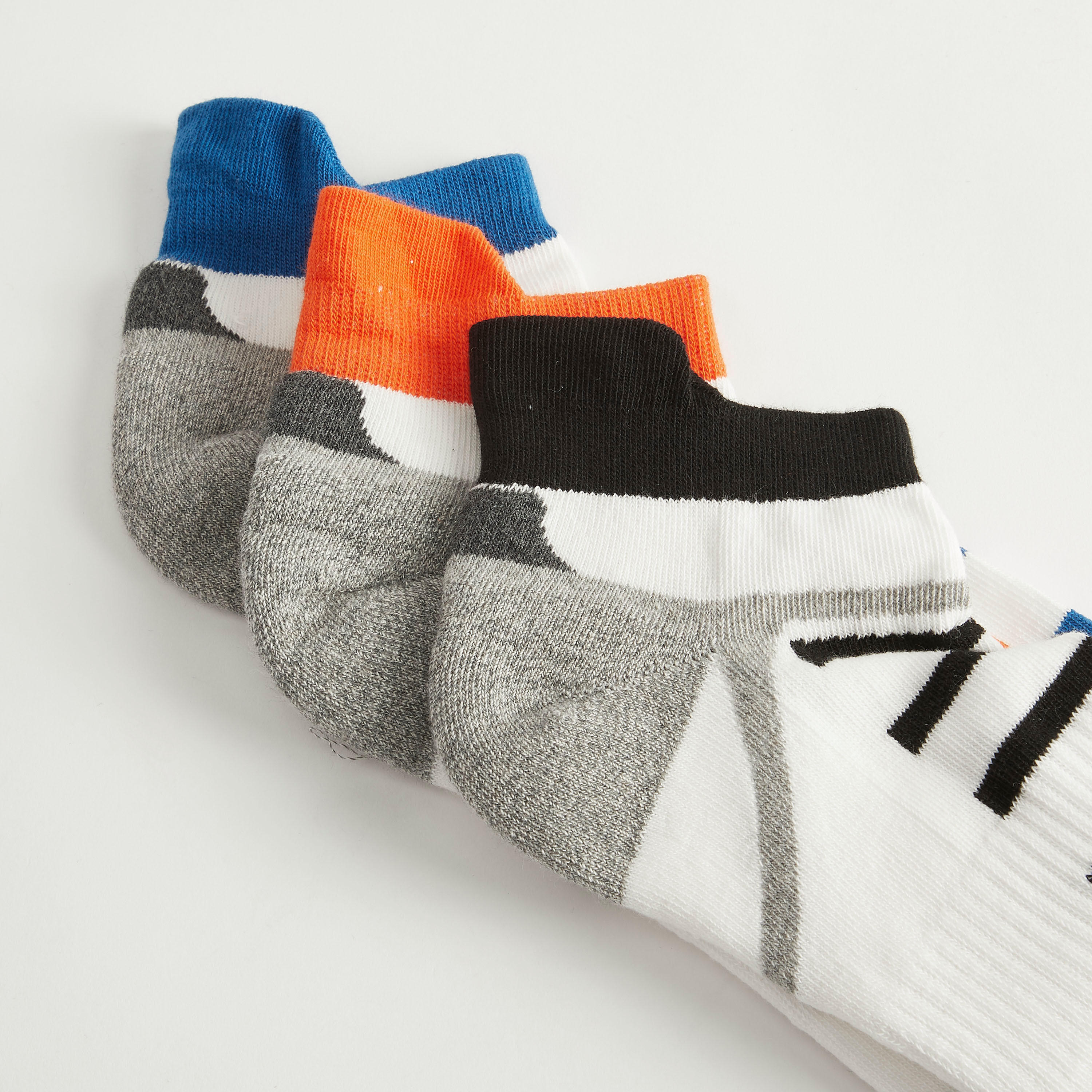 جوارب قطنية مخططة بطول الكاحل - طقم من 3-men-socks-image-3